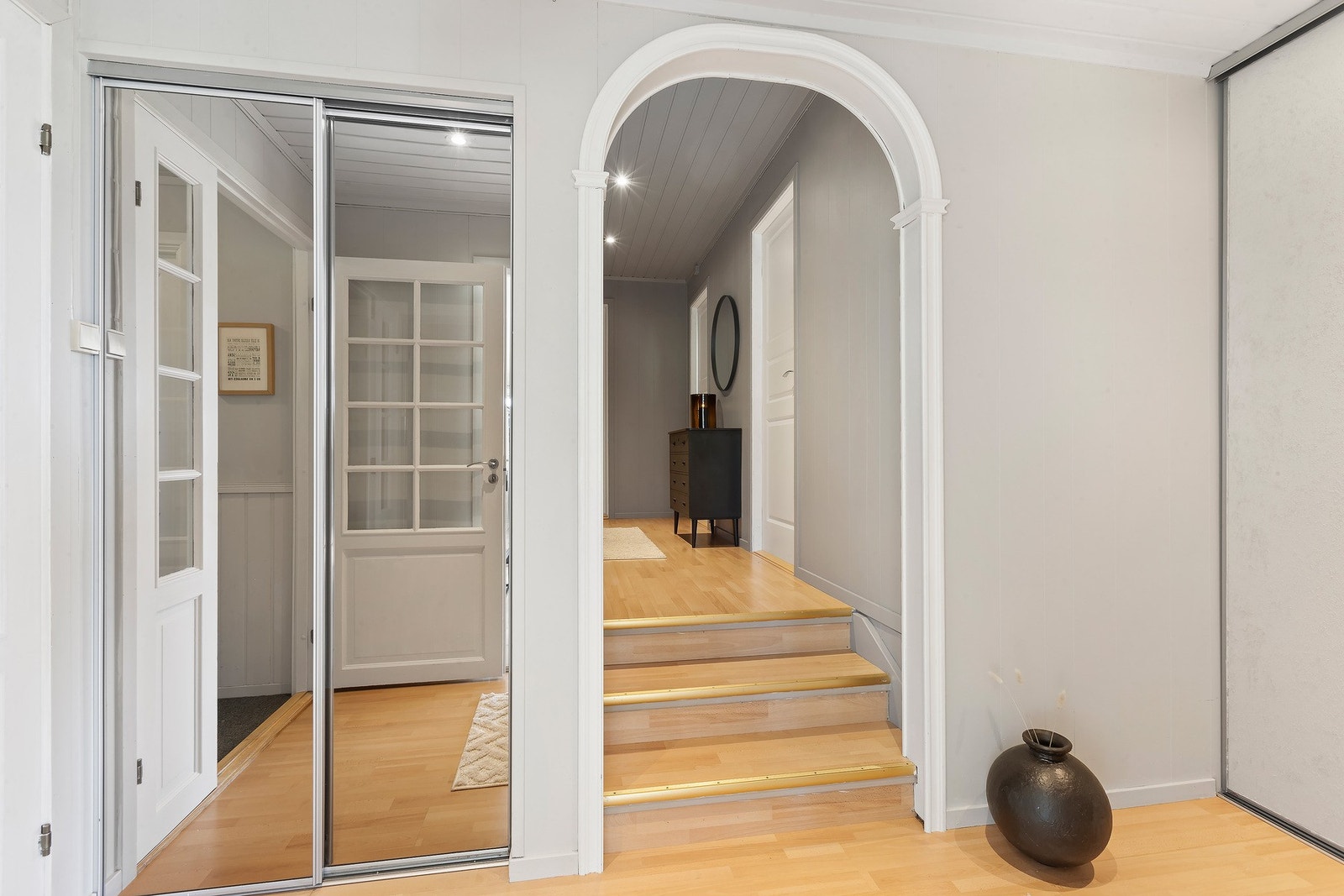 Gang med godt med oppbevaringsmulighet. Galleribilde