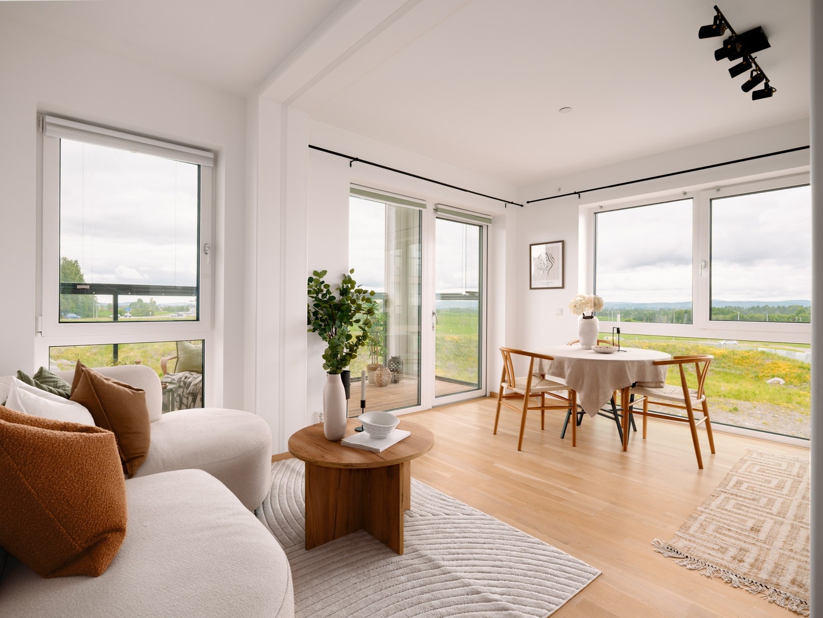 Velkommen til Søndre Dølibekken 8, presentert av Ansh & Milan ved PrivatMegleren! Galleribilde