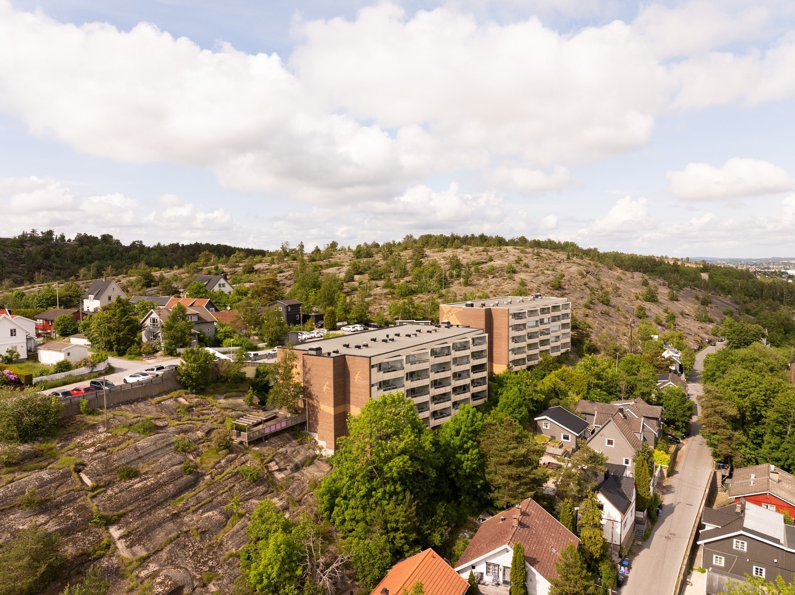 Leiligheten i Utsikten 17 presenteres av Per-Espen Omberg i Krogsveen. Fotograf; Kristoffer Kristiansen. Galleribilde
