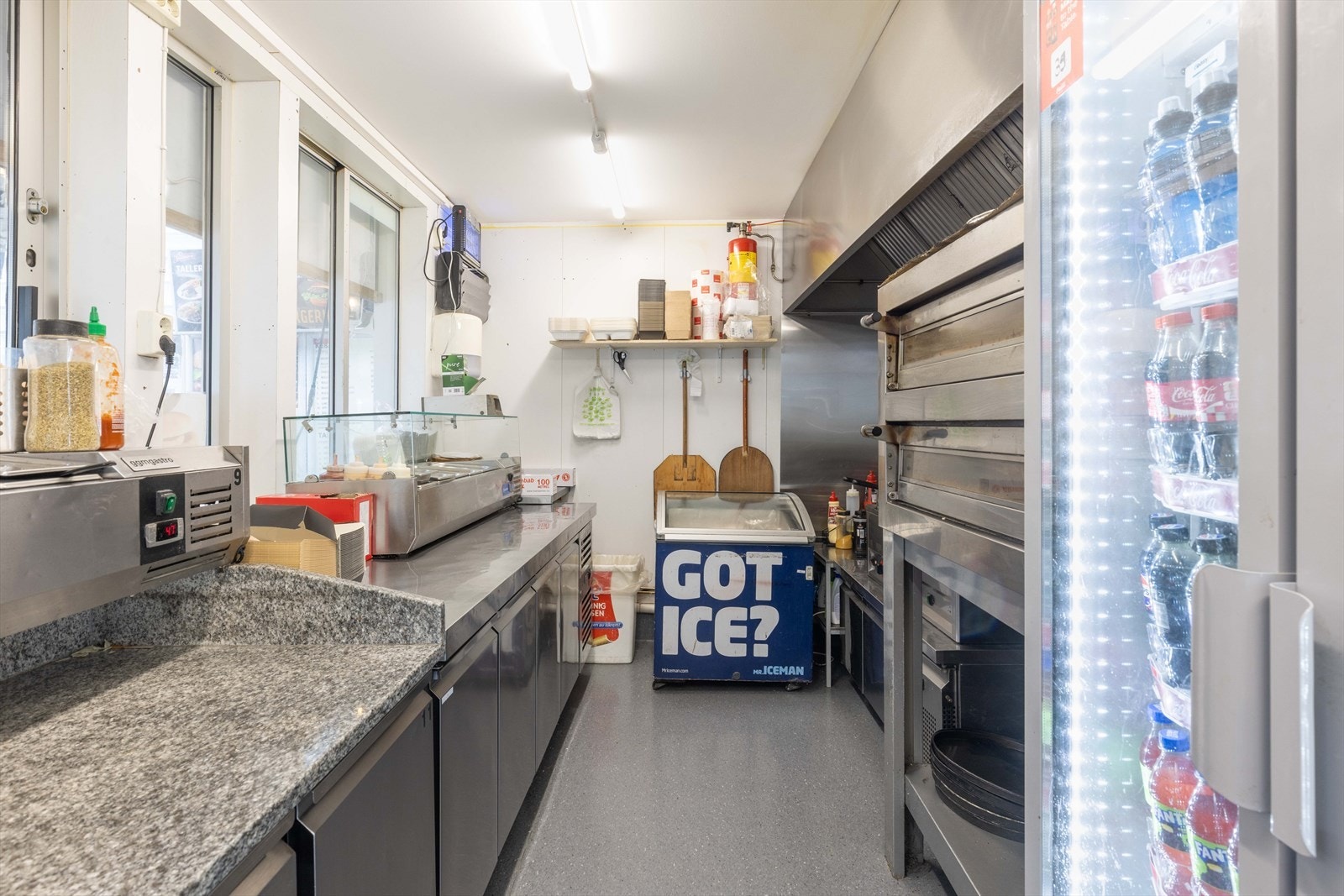 Gatekjøkken på 24,0 m². Galleribilde