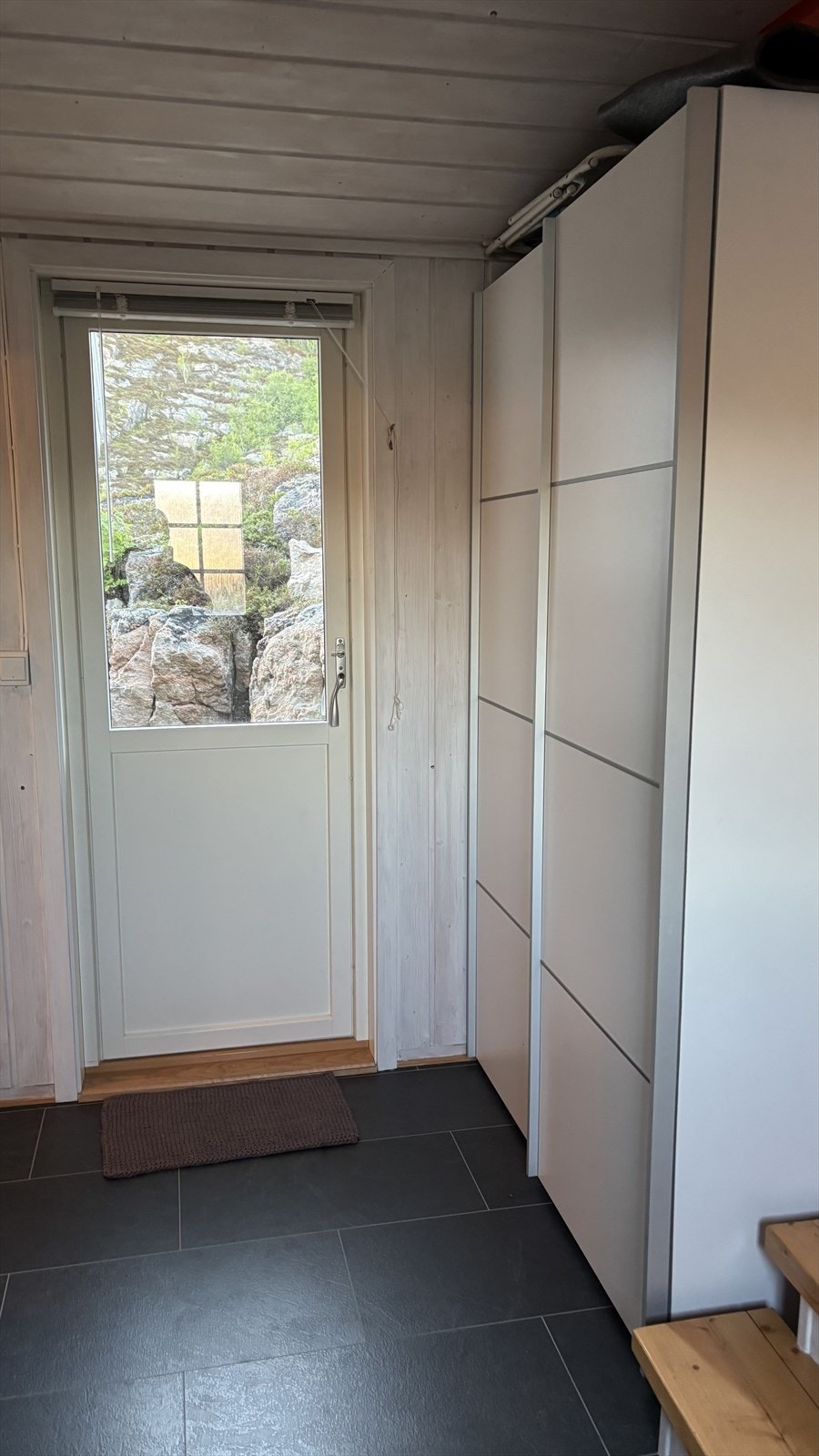 Gang med garderobeskap Galleribilde