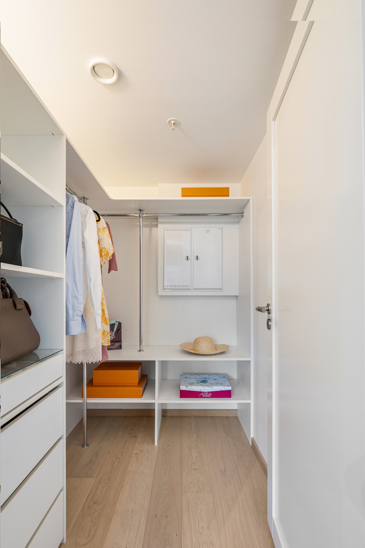Hovedsoverommet har også et praktisk Walk-in closet Galleribilde