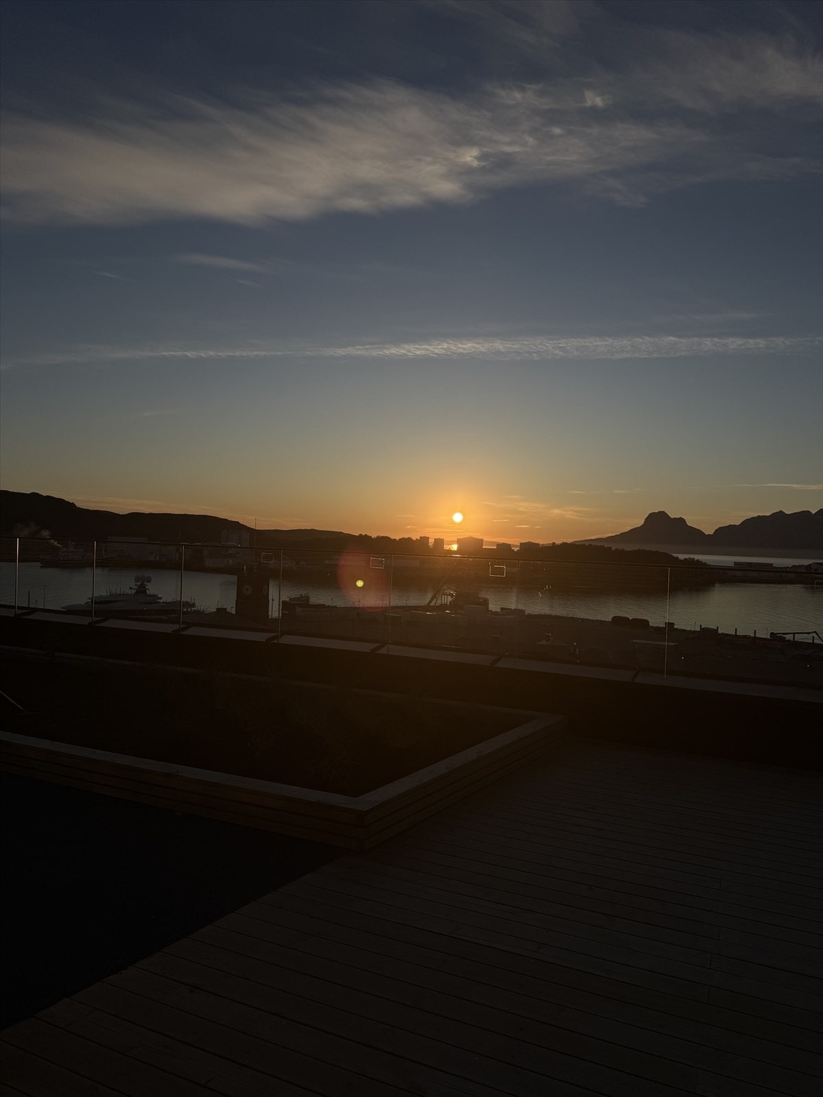 Takterrasse på kveldstid Galleribilde