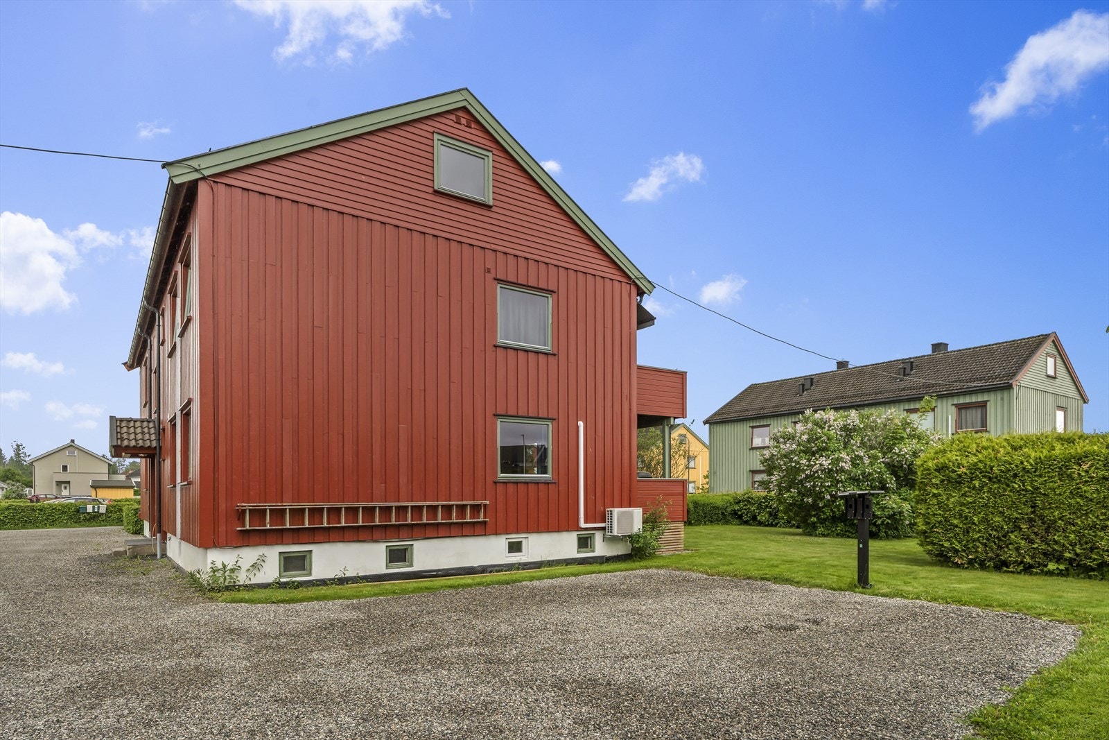 Parkering i innkjørsel Galleribilde