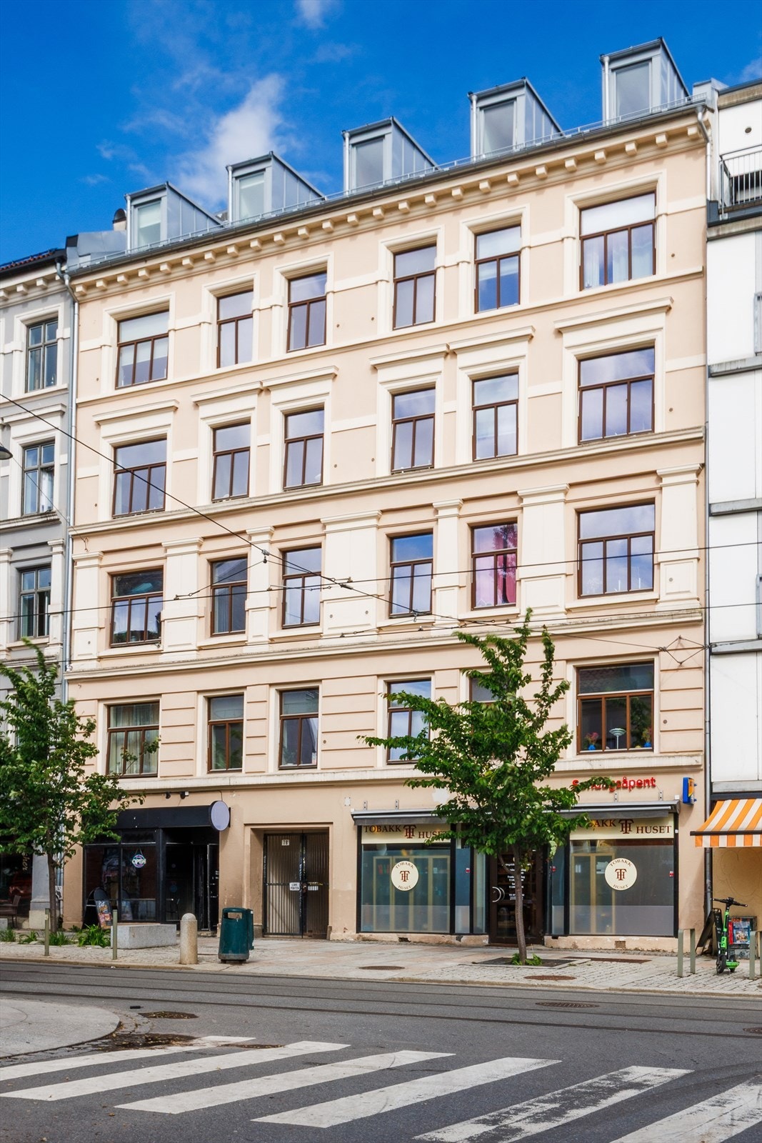 Klassisk bygårdsfasade fra 1887 Galleribilde
