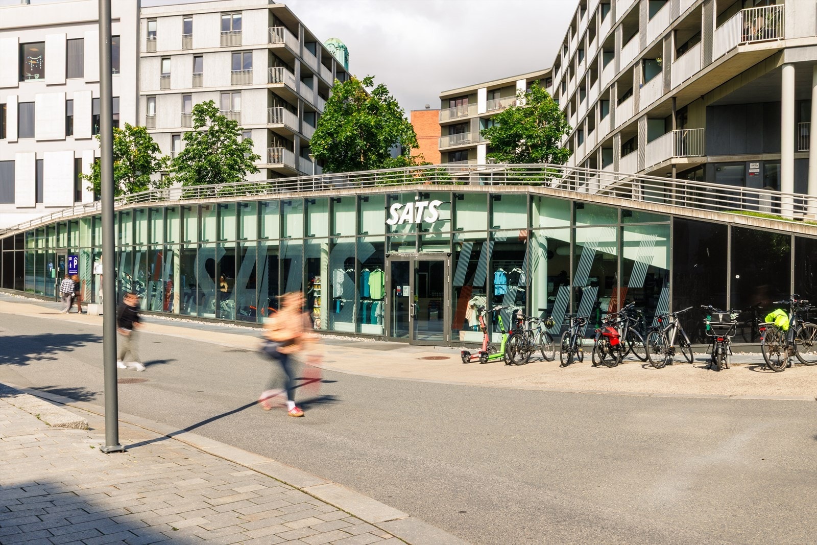 Området byr på hyggelige møteplasser og et variert tilbud Galleribilde