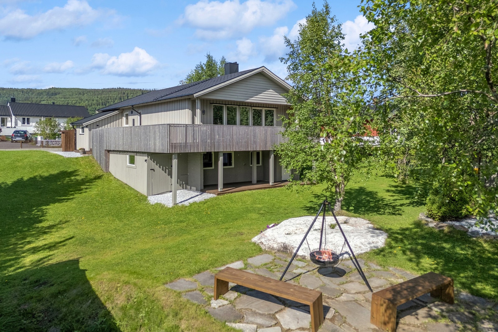 En innholdsrik enebolig i barnevennlig område på Gruben, stor terrasse på ca. 50 m² og nytt tak fra 2025 Galleribilde
