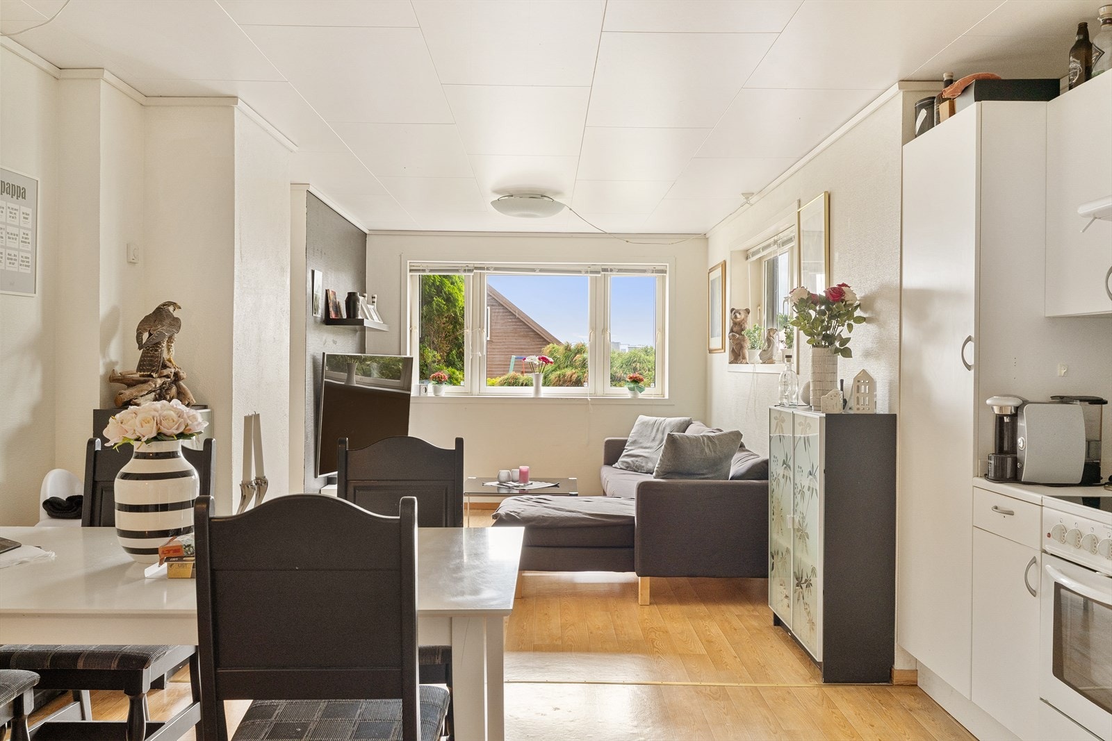På kjøkkenet er det også plass til spisebord. Galleribilde