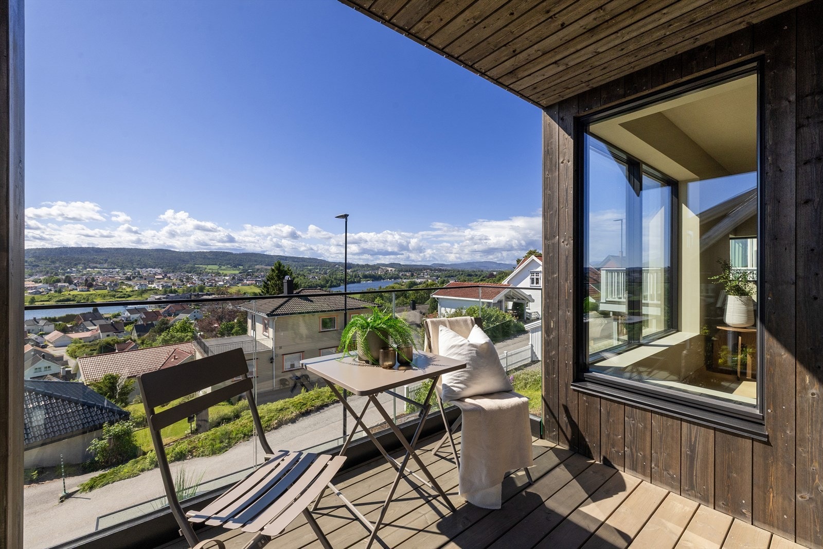 Fantastisk utsiktstomt med sen kveldssol! Galleribilde
