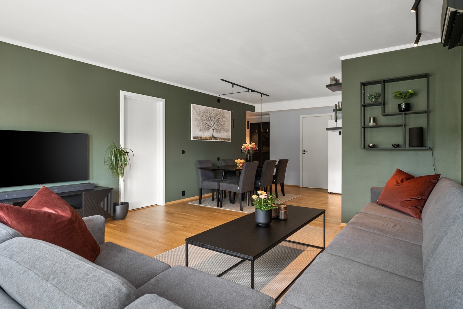 God plass for salong og spisestue Galleribilde
