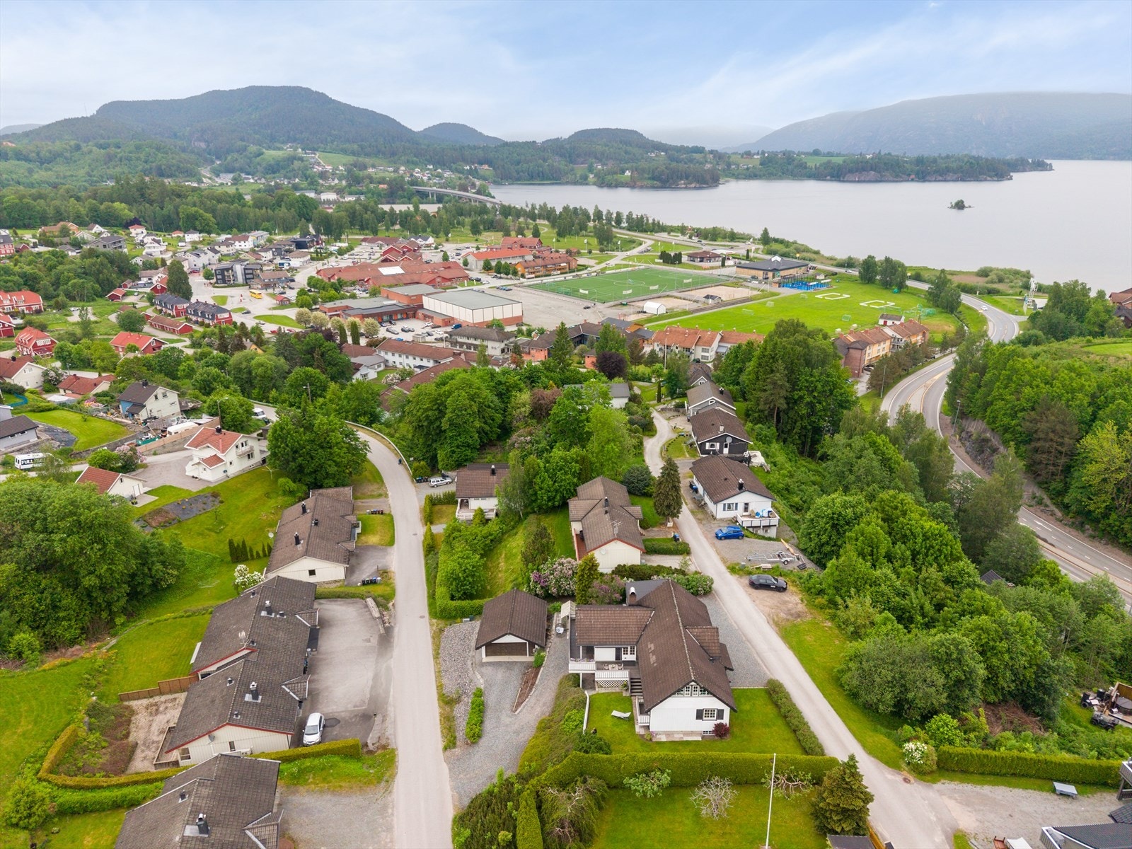 Kort vei til Holla 10-årige skole, Ulefosshallen og Ulefoss idrettspark. Galleribilde