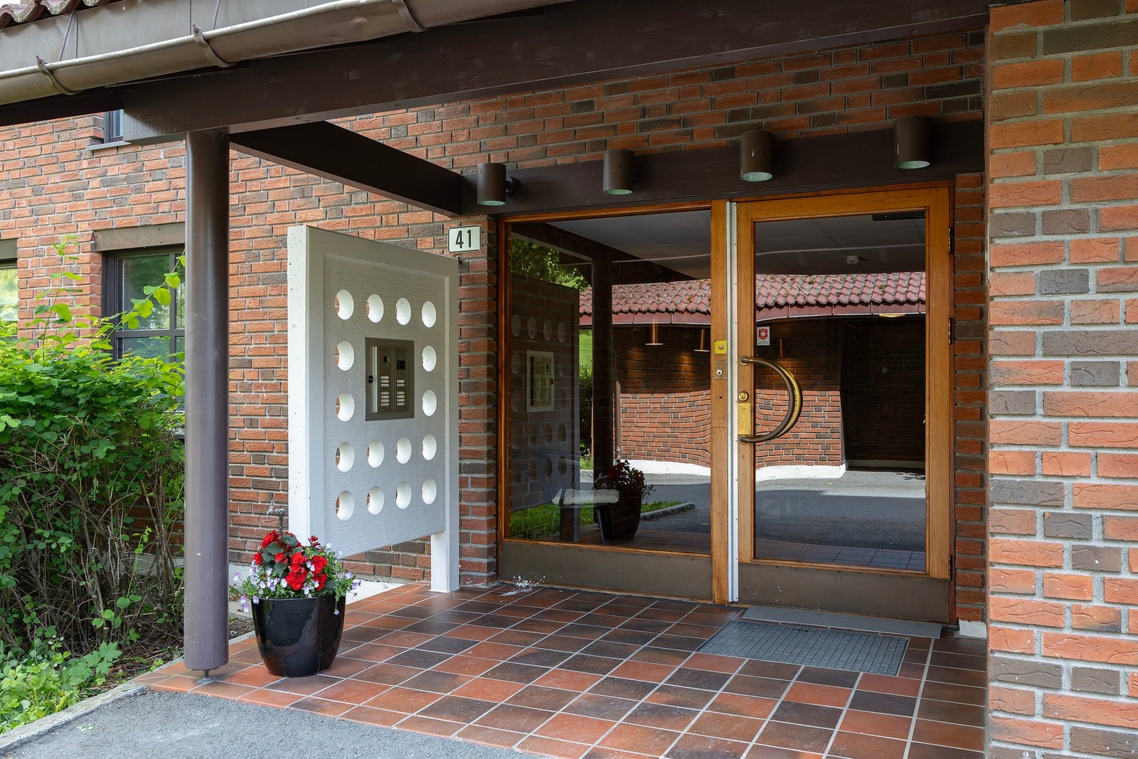 Inngangspartiet til Hamang Terrasse 41. Galleribilde