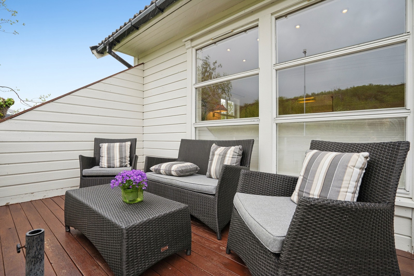 Her er det plass til ønsket utemøbler og grill. Galleribilde