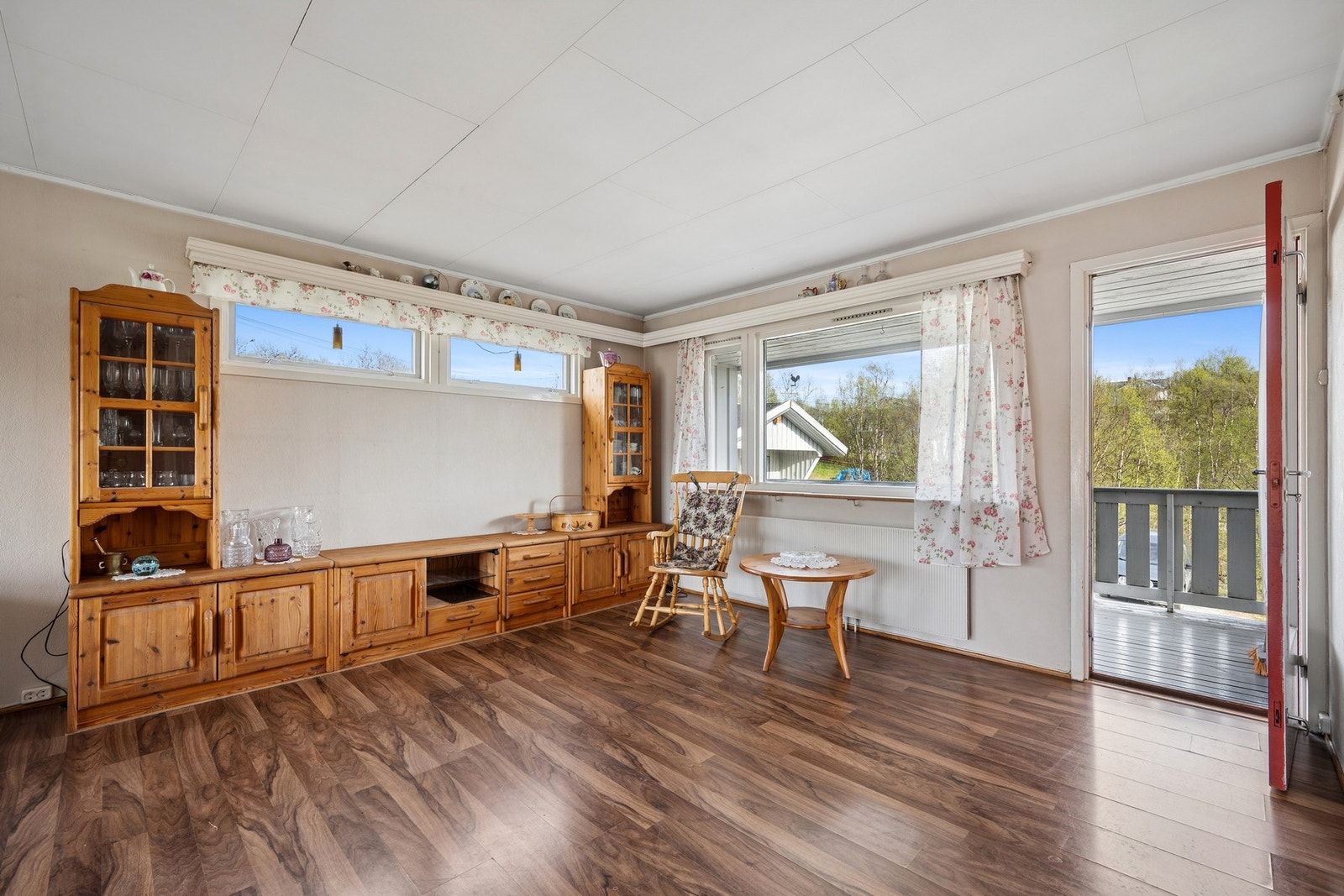 Fra stuen er det direkte utgang til en balkong på 10 m². Galleribilde