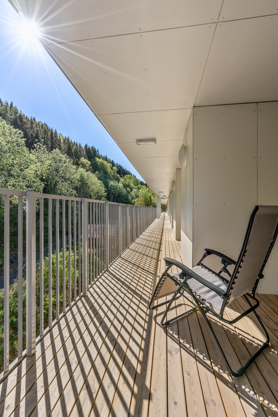 Leiligheten har adkomst via en felles svalgang. Galleribilde