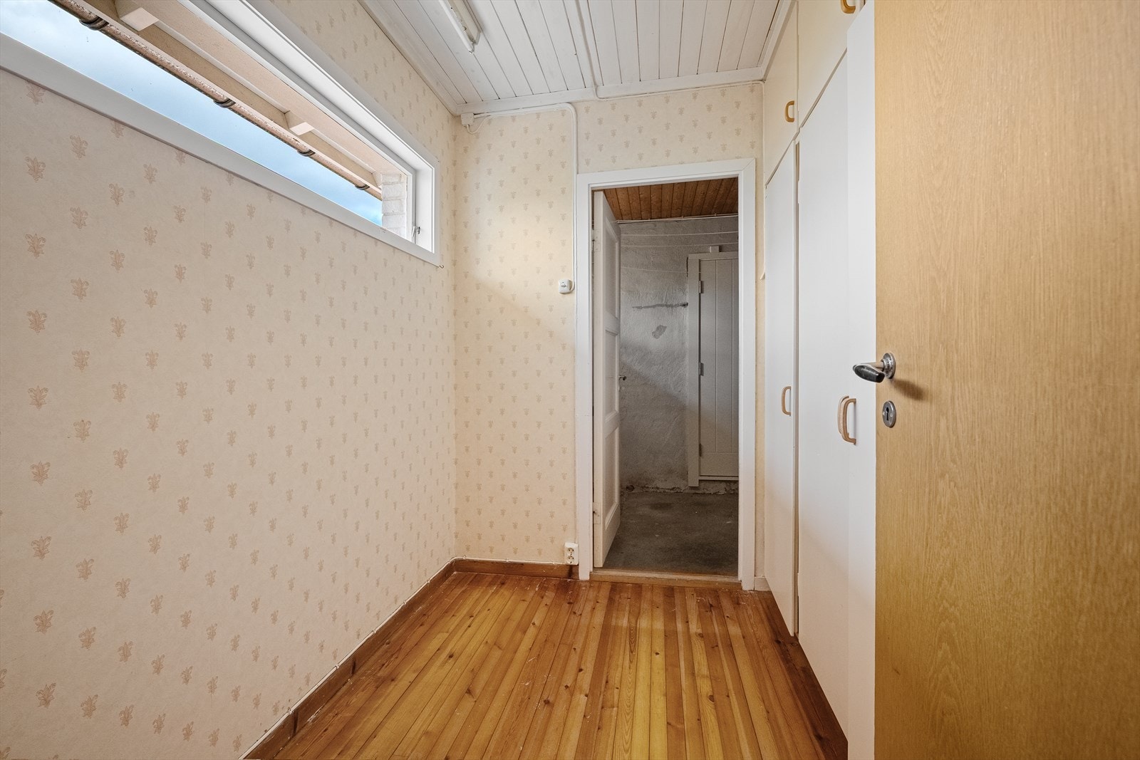 Boligens tredje soverom, også dette med furugulv. Galleribilde