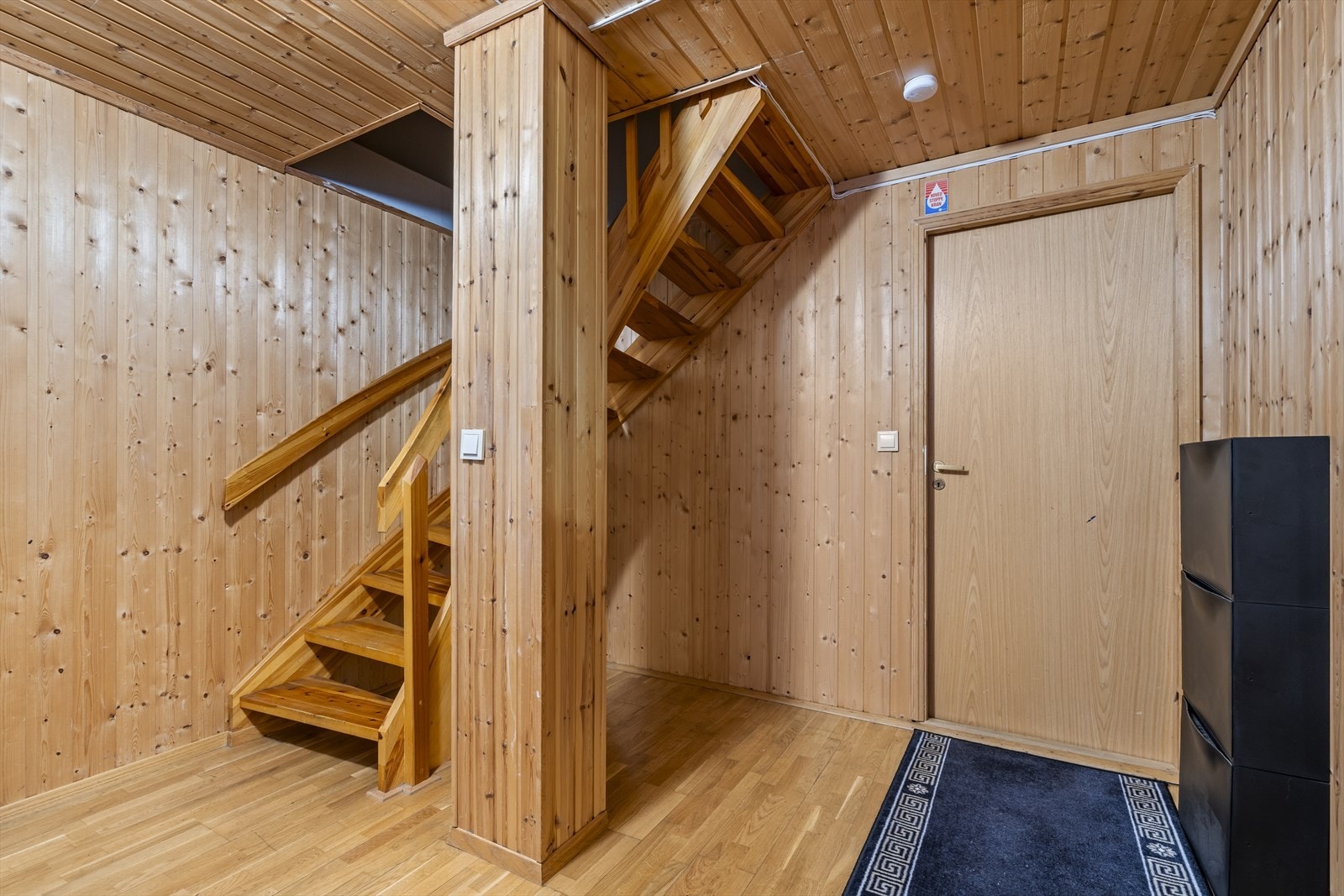 Trappegang i kjelleren. Galleribilde