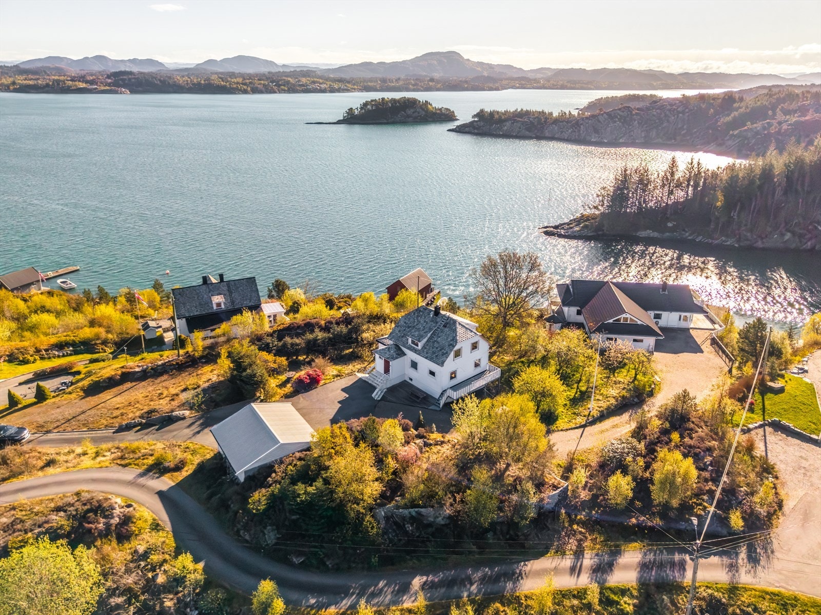 Området byr på vakre turmuligheter som Siglingavatnet lysløype og Herdla friluftsområde Galleribilde