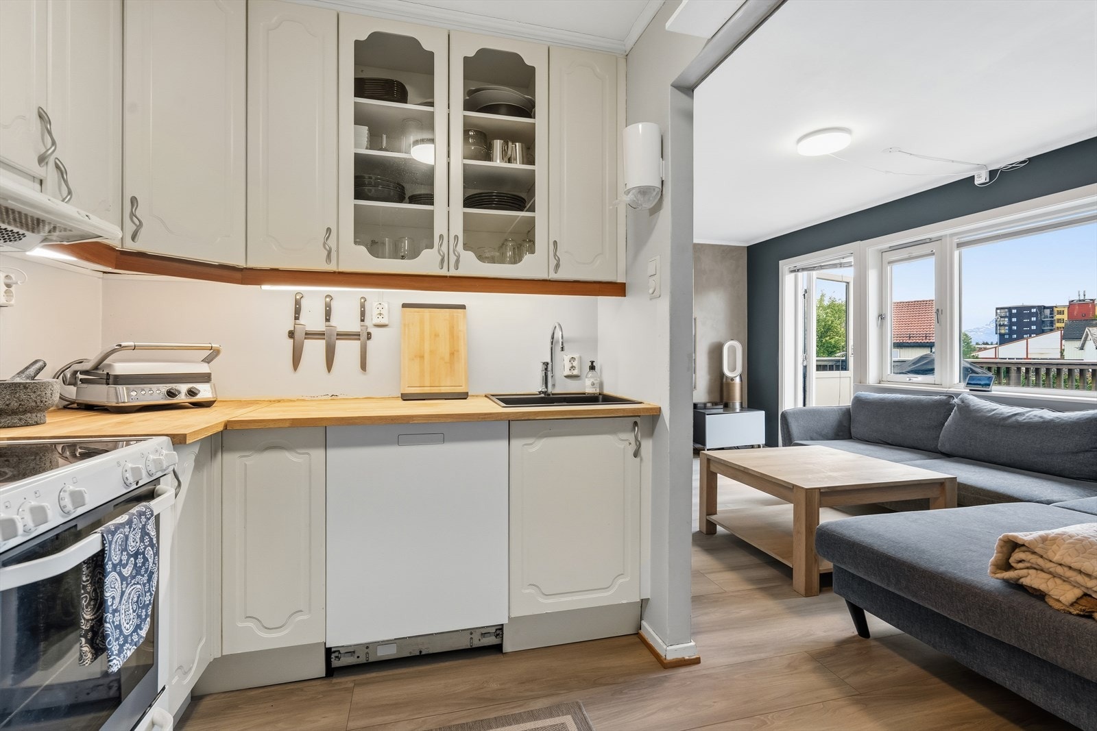 Med på kjøpet får du Samsung kjøleskap, electrolux komfyr, oppvaskmaskin fra Asko Goronje. Alle er toppmodeller Galleribilde