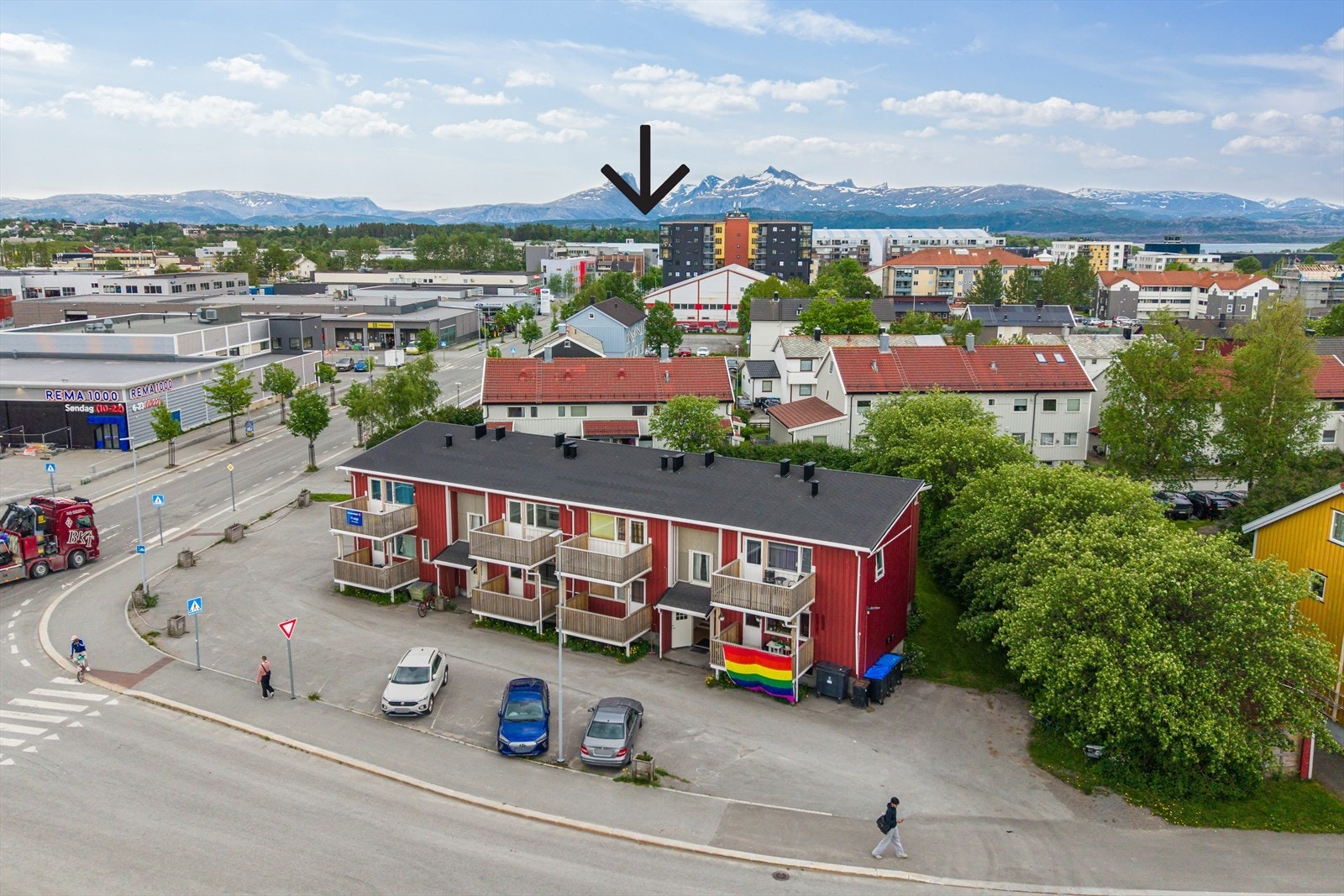 City Nord, med over 100 butikker og spisesteder, ligger ca. 800 meter unna leiligheten. Galleribilde