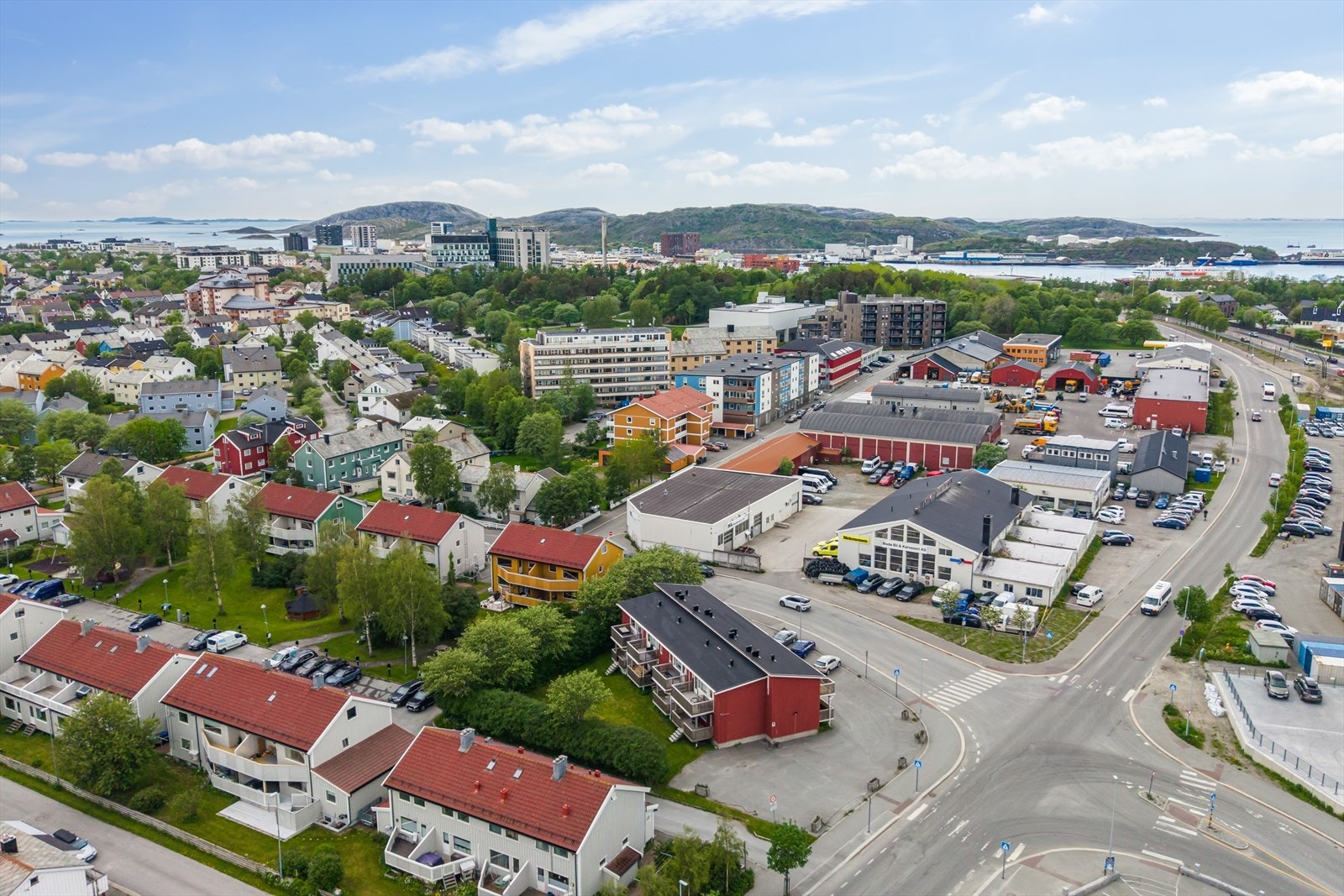 Med flere busstopp i nærheten, er du effektivt koblet til resten av byen. Parkering rett utenfor bygget Galleribilde
