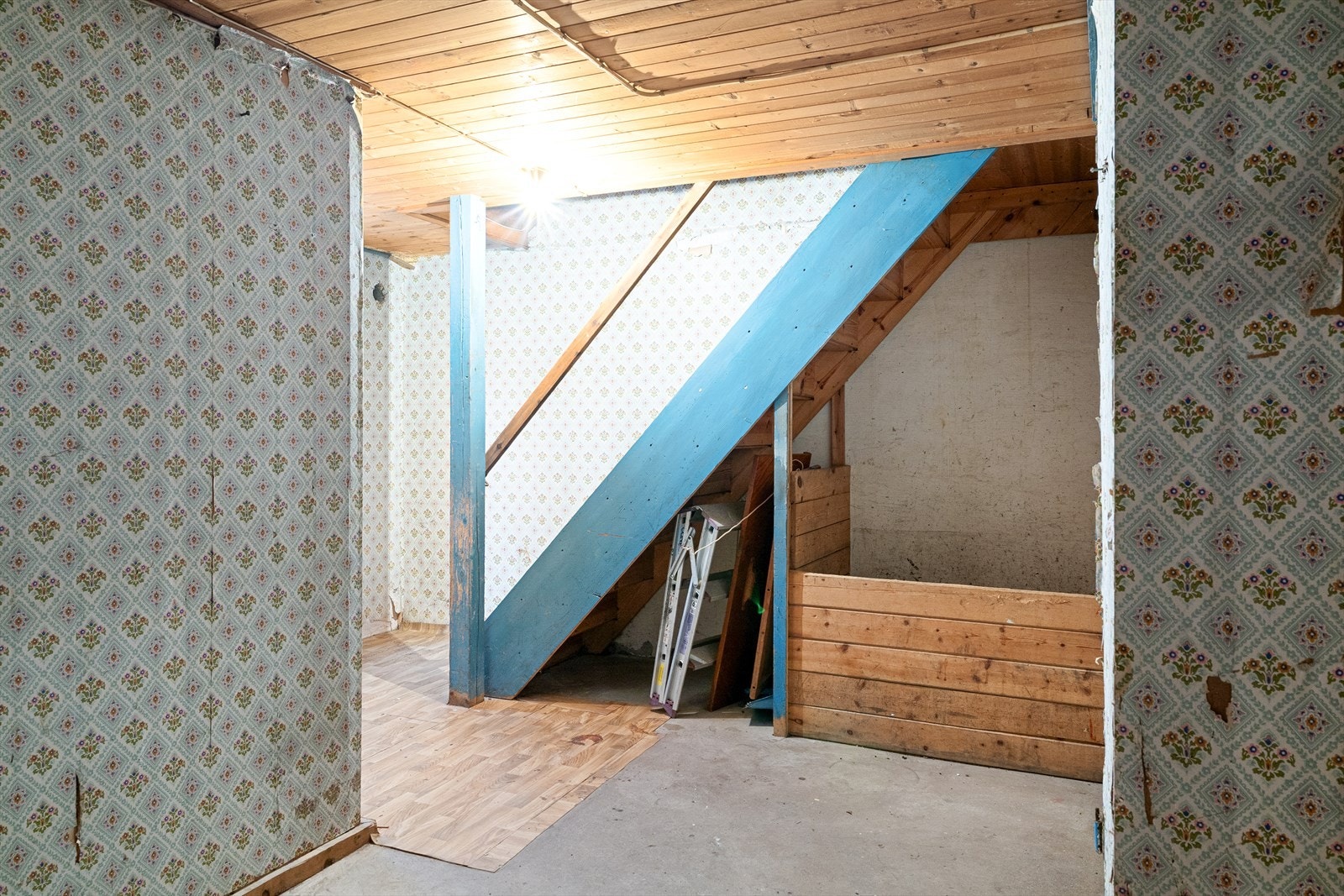 Kjelleren har egen bi-inngang. Galleribilde