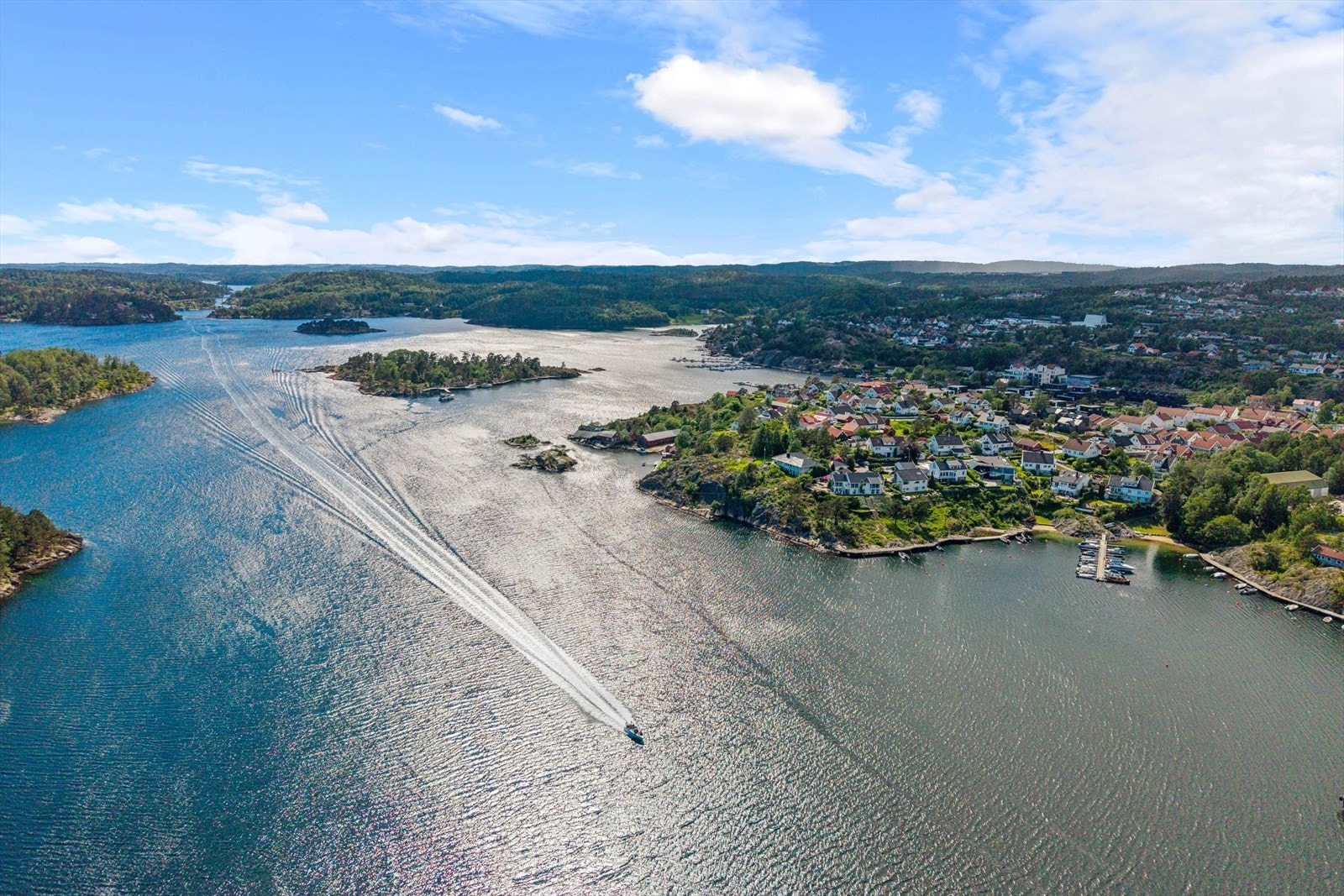 Blindleia med Slåttholmen i bakgrunnen. Galleribilde
