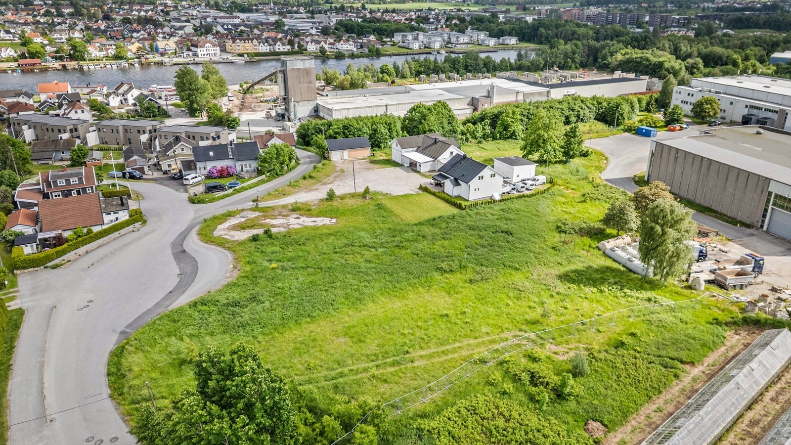 Fredrikstad sentrum med sitt sjarmerende gamle byområde og bryggepromenade er kun en kort kjøretur unna. Galleribilde