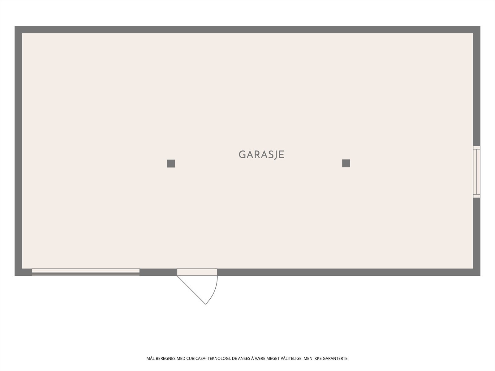 Den frittstående garasjen på ca. 75 m² gir rikelig med plass til parkering og lagring. Galleribilde