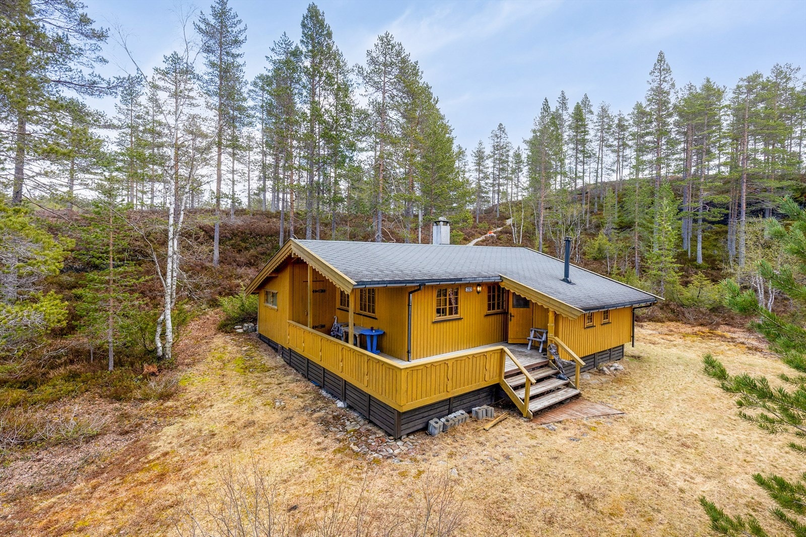 EiendomsMegler1 ved Christer Brekka ønsker velkommen til Birtedalsvegen 2303! Foto Inbovi Galleribilde