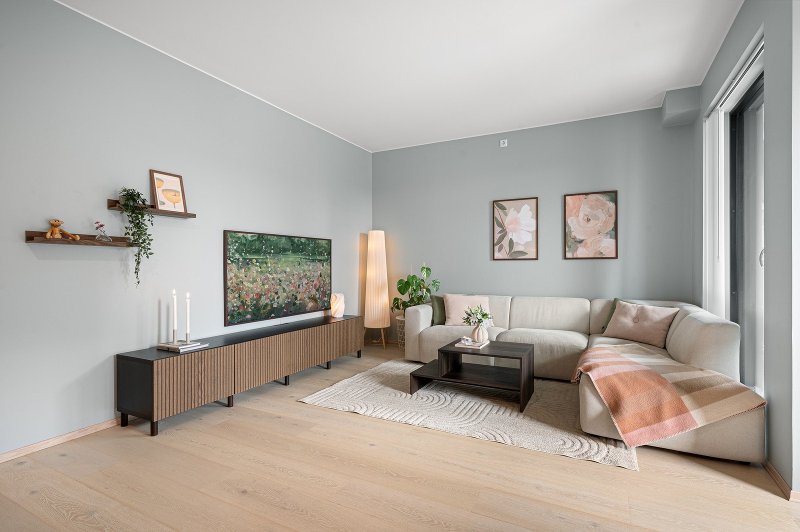 Bygget sto ferdig i 2024 og nyter med det moderne fasiliteter som balansert ventilasjon og vannbåren gulvvarme. Galleribilde