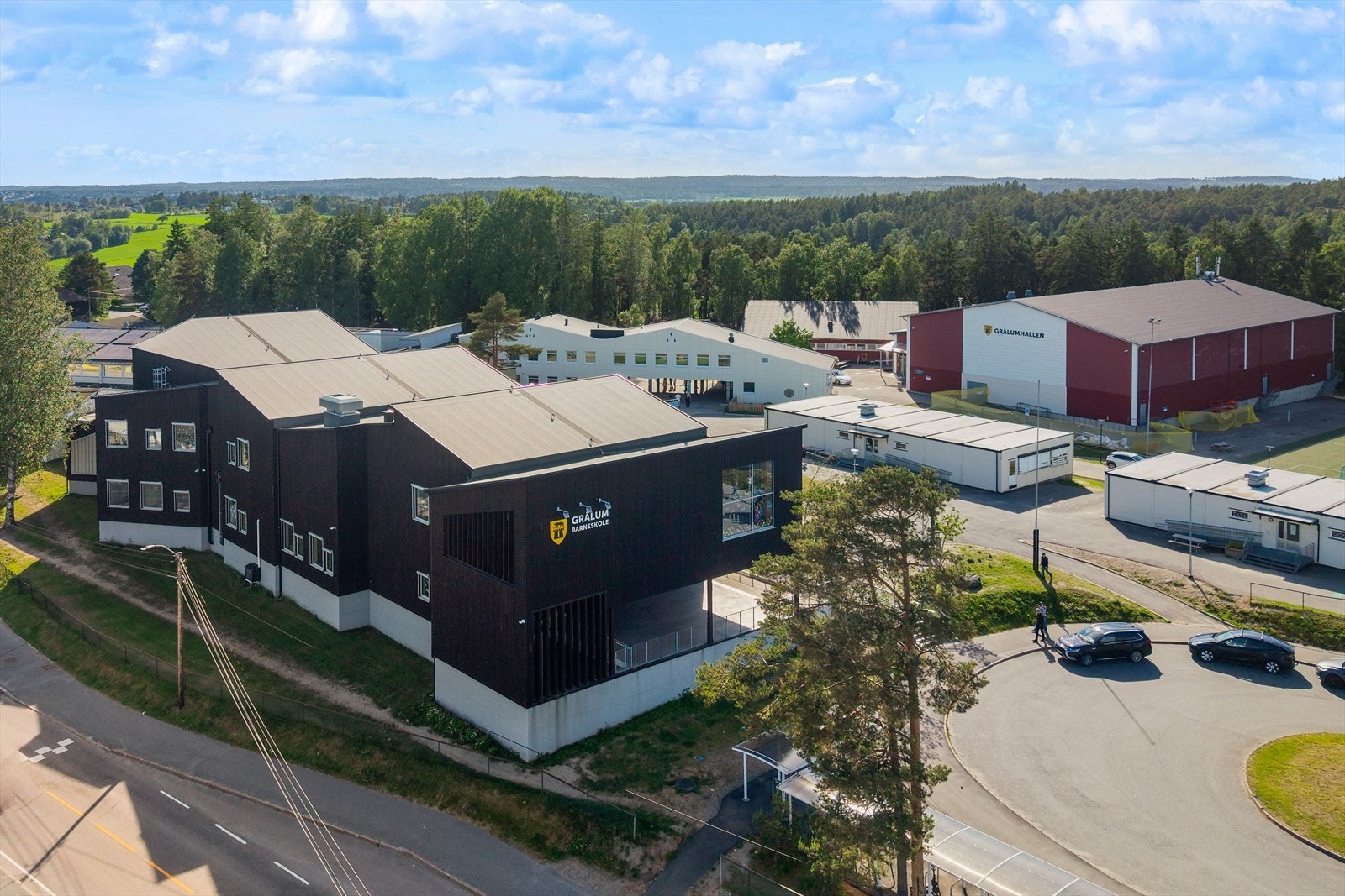Gangavstand til både Grålum barne- og ungdomsskole. Galleribilde