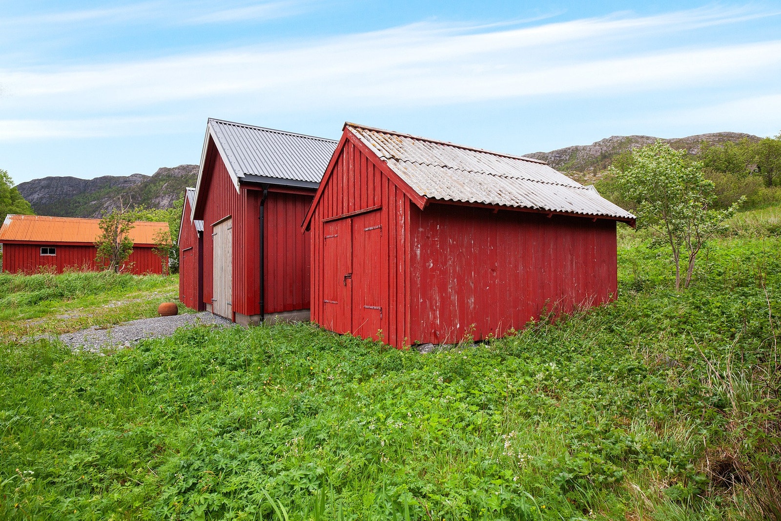 Naust - Les tekst vedrørende naust i salgsoppgaven. Konferer megler ved spørsmål. Galleribilde