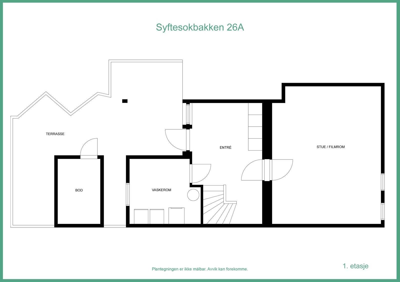 Vaskerommet i underetasjen er utstyrt med benkseksjon og opplegg for vaskemaskin. Galleribilde