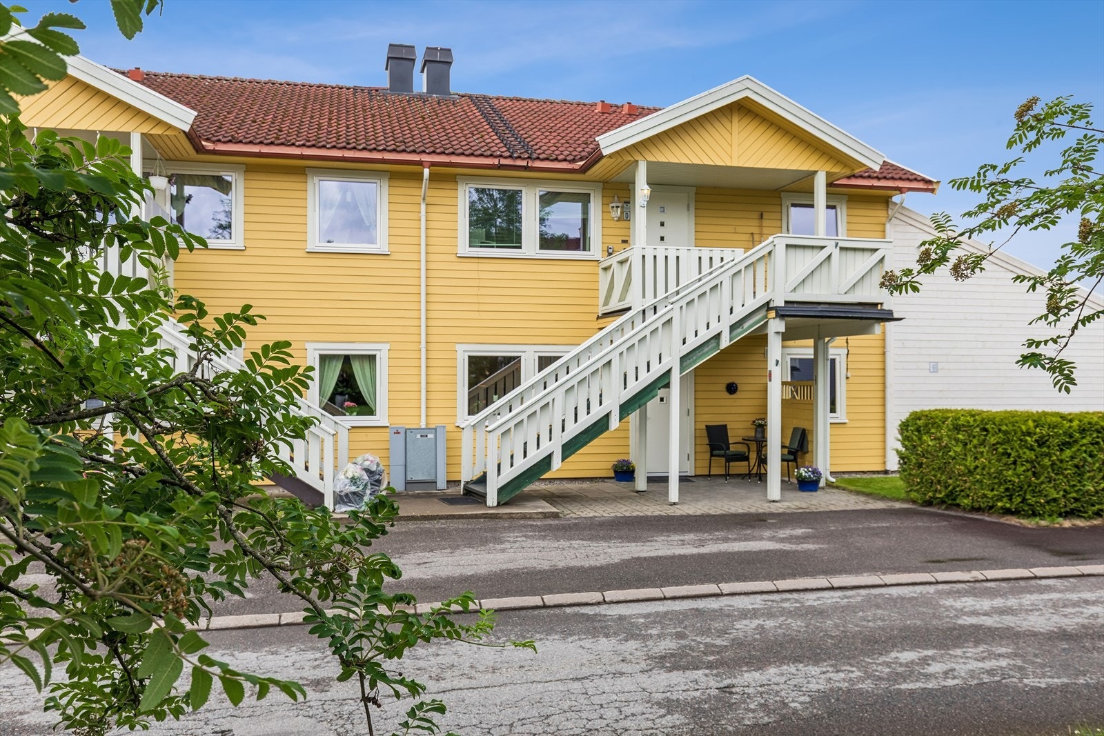 Leiligheten ligger i 1. etasje og har praktisk, trappefri adkomst. Galleribilde