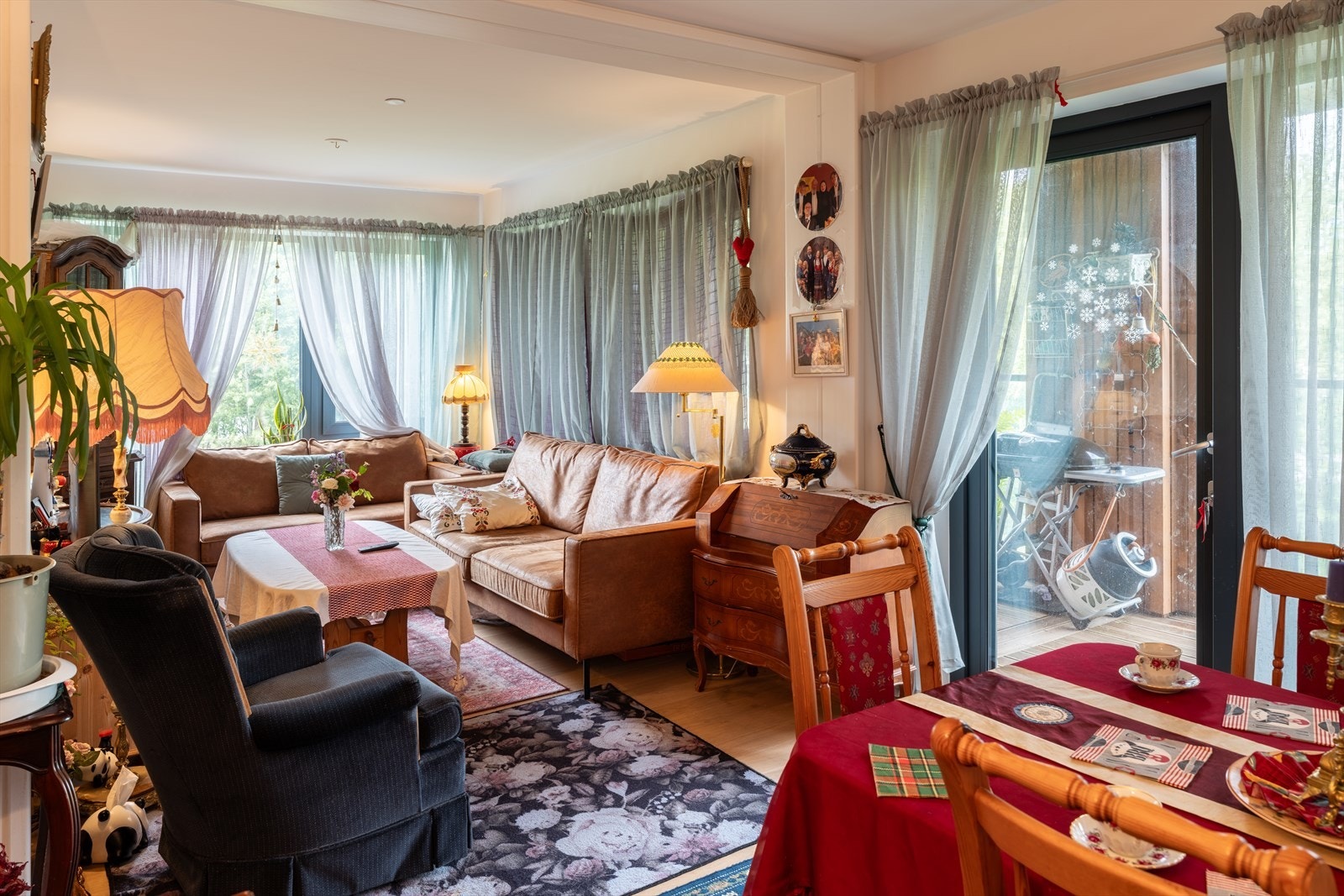 Leiligheten strekker seg over 67m², og byr på stue/kjøkken, 2 soverom, bad og innvnedig bod. Galleribilde