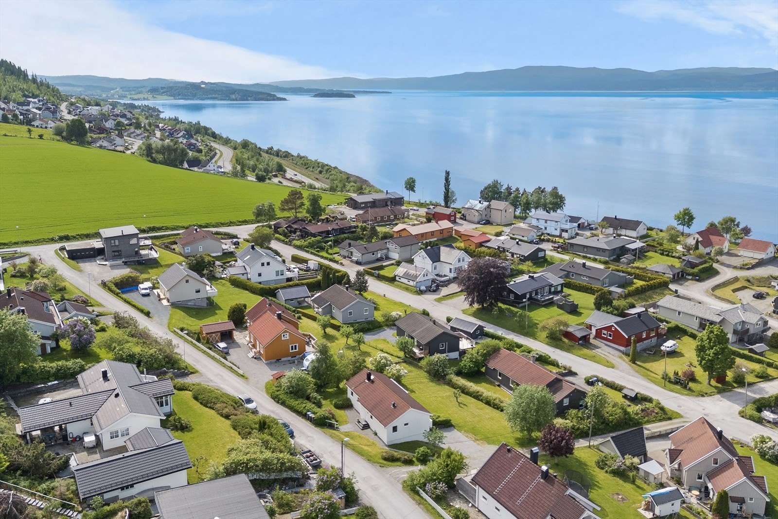 Kort vei til dagligvarebutikker, kjøpesenter og andre servicetilbud i Steinkjer sentrum. Galleribilde