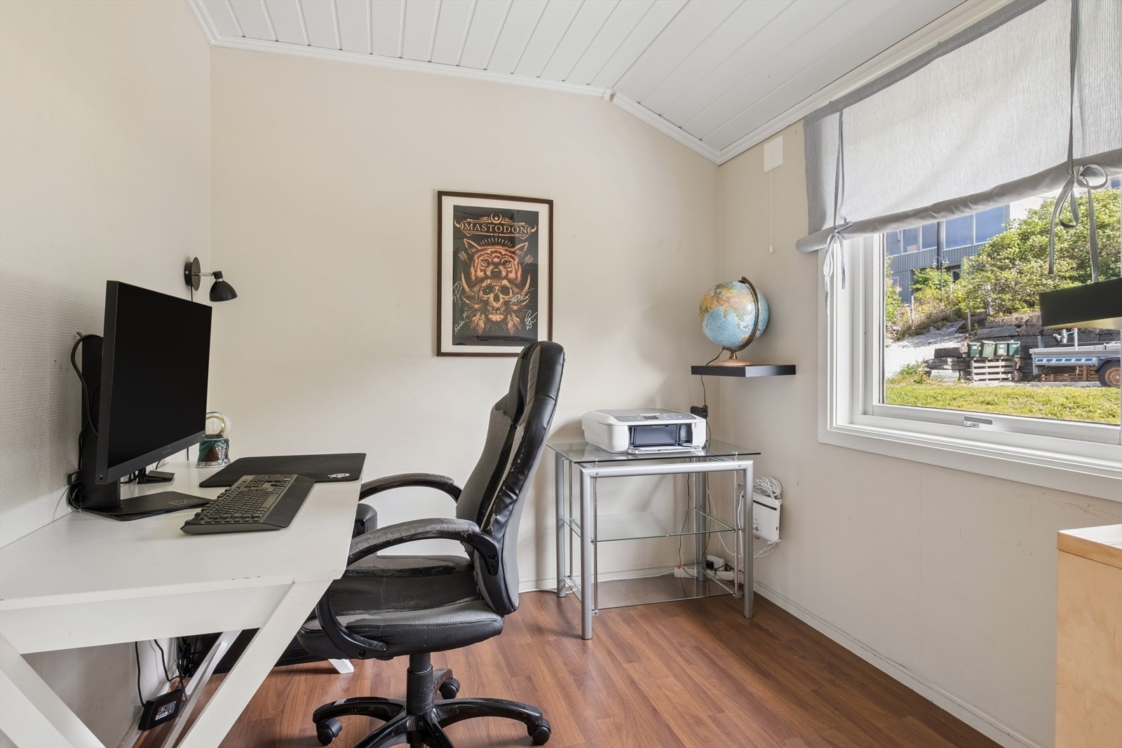 Det fjerde soverommet er i dag innredet som et praktisk hjemmekontor. Galleribilde
