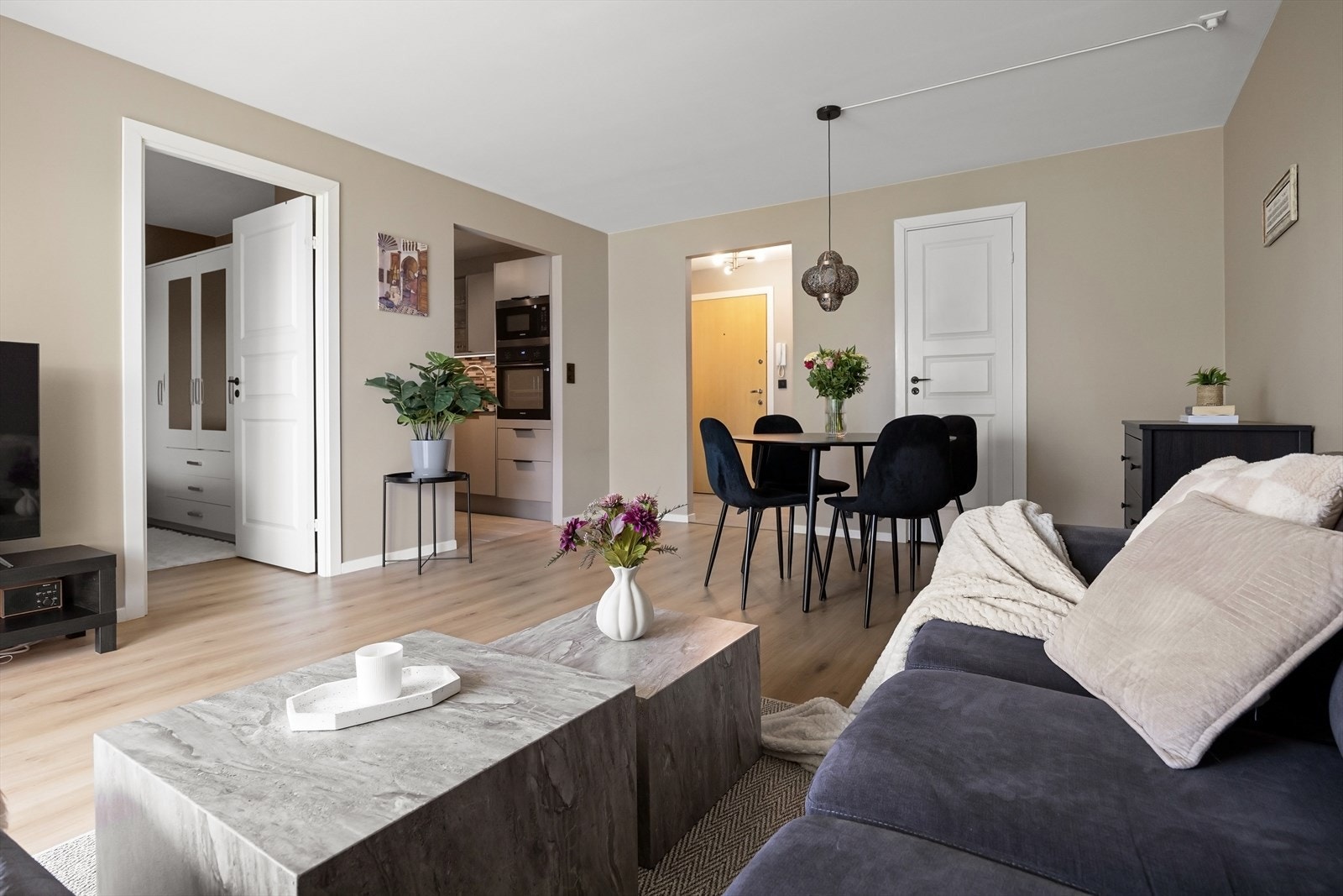 Moderne og romslig 2-roms leilighet med parkeringsplass m/EL i felles garasjeanlegg. Galleribilde