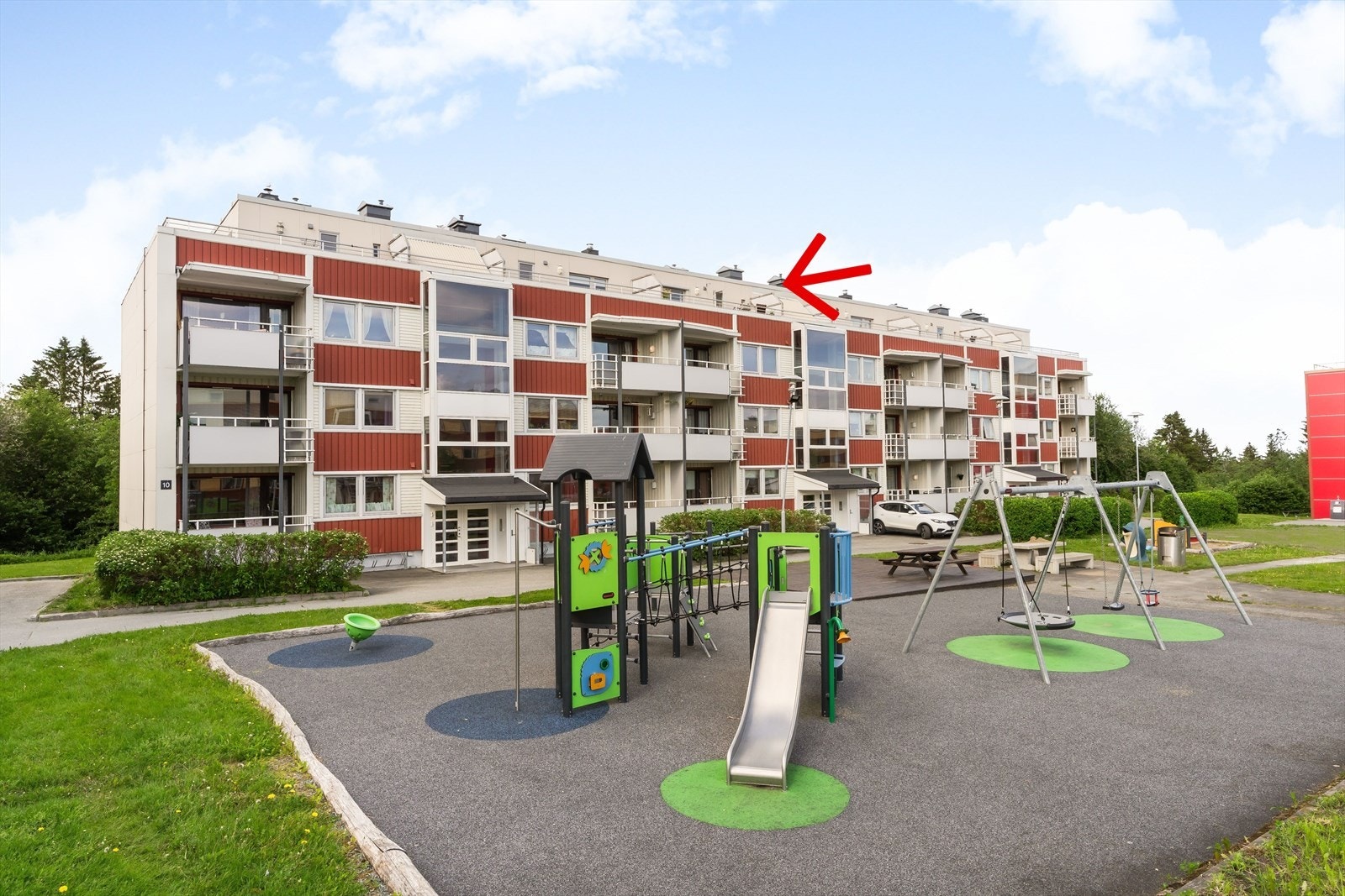 Leiligheten ligger i byggets øvereste etasje. Velkommen til hyggelig visning! Galleribilde