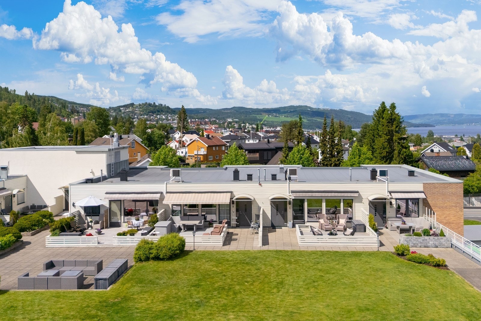 En meget hyggelig seksjonsleilighet beliggende på Kaspergården med alt innenfor gåavstand. Galleribilde