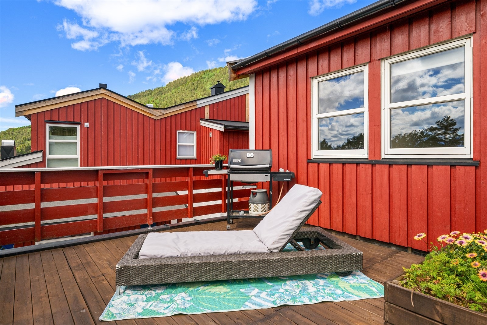 Stor og solrik veranda Galleribilde