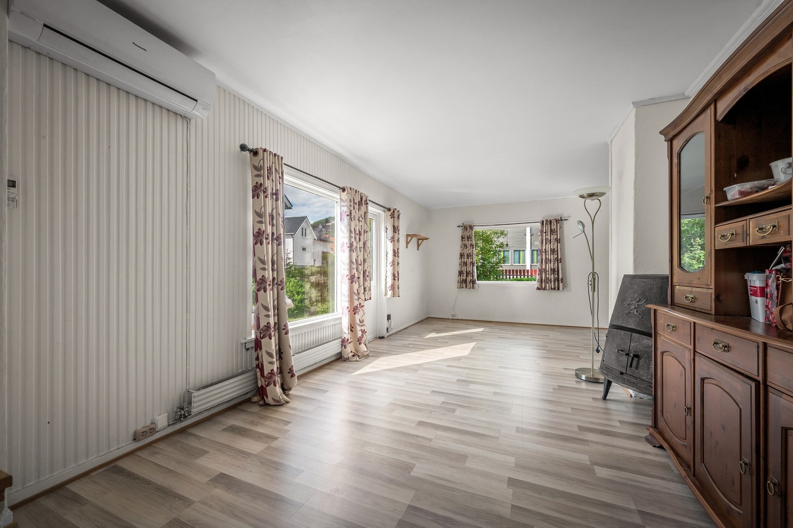 Både varmepumpe og vedfyring Galleribilde