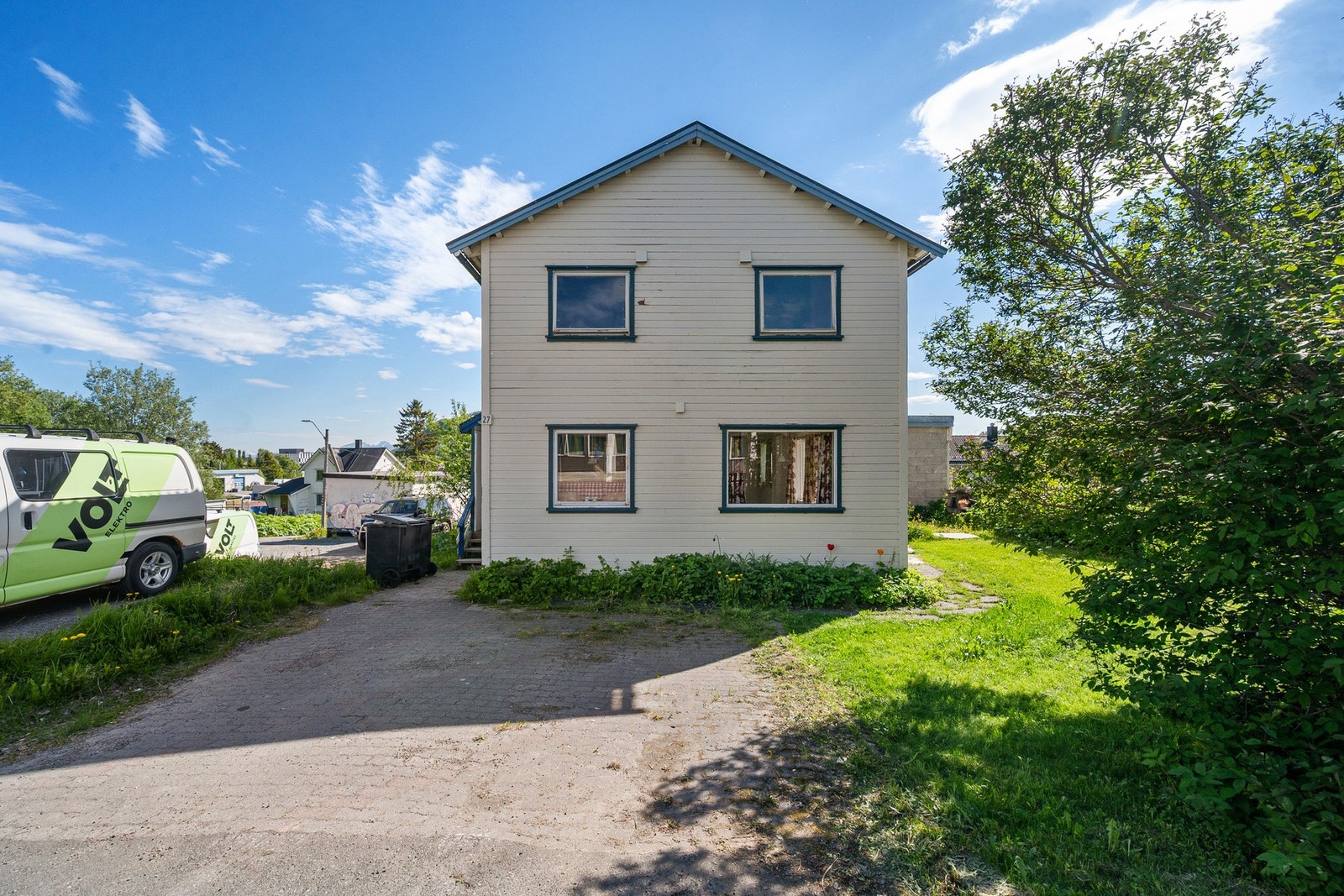 Parkering til 2 biler Galleribilde