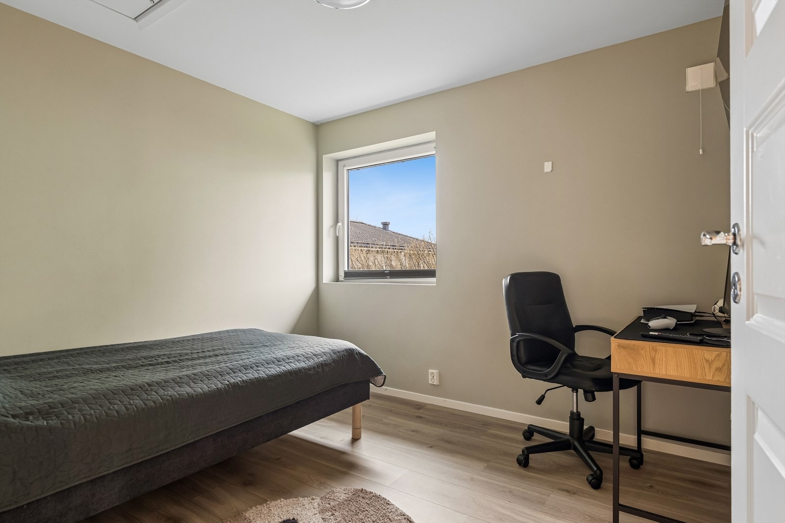 Det tredje soverommet i etasjen egner seg godt som kontor eller barnerom. Galleribilde