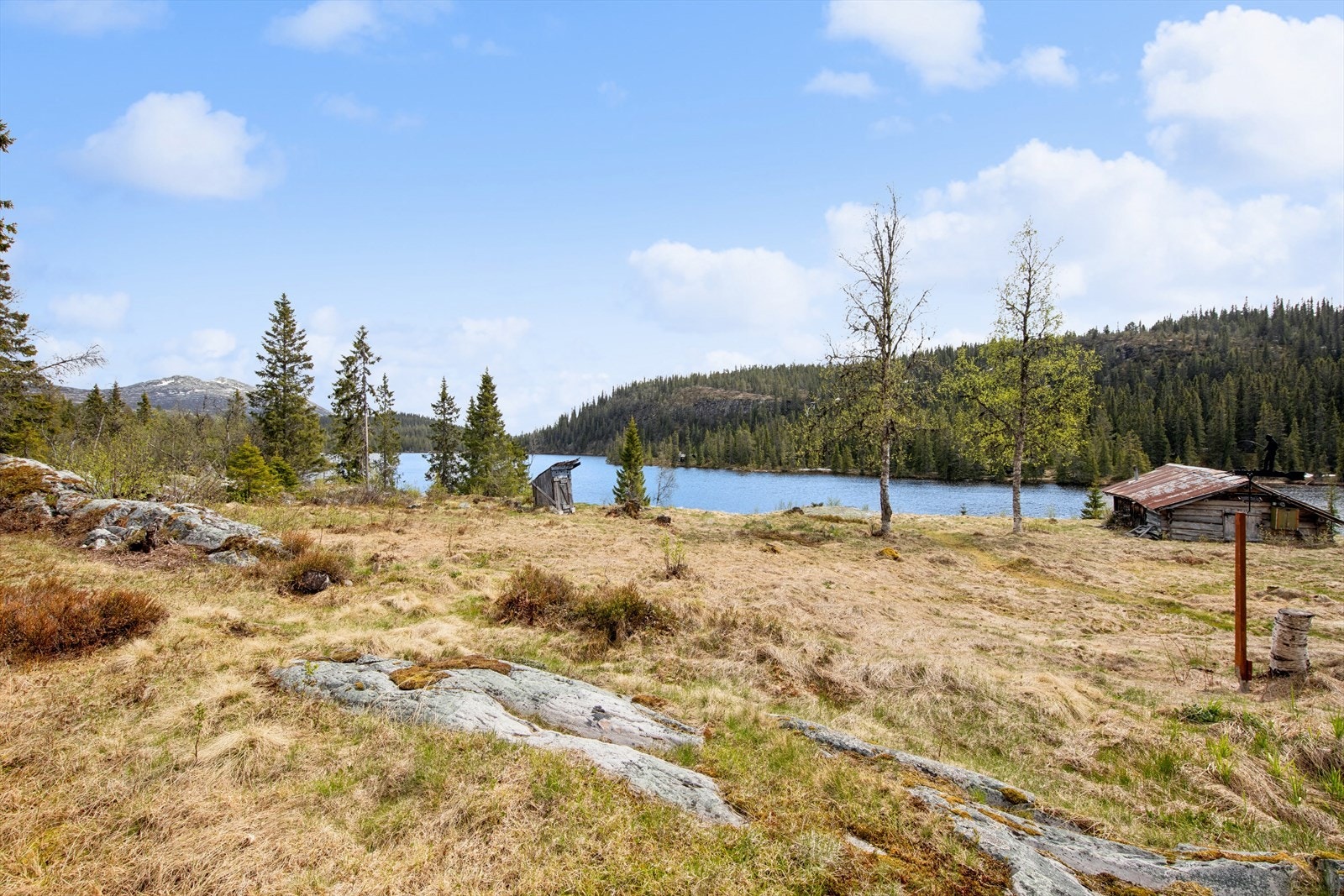 Dette er stedet for dager ved vannkanten, med gode fiske- og turmuligheter rett utenfor døren. Galleribilde