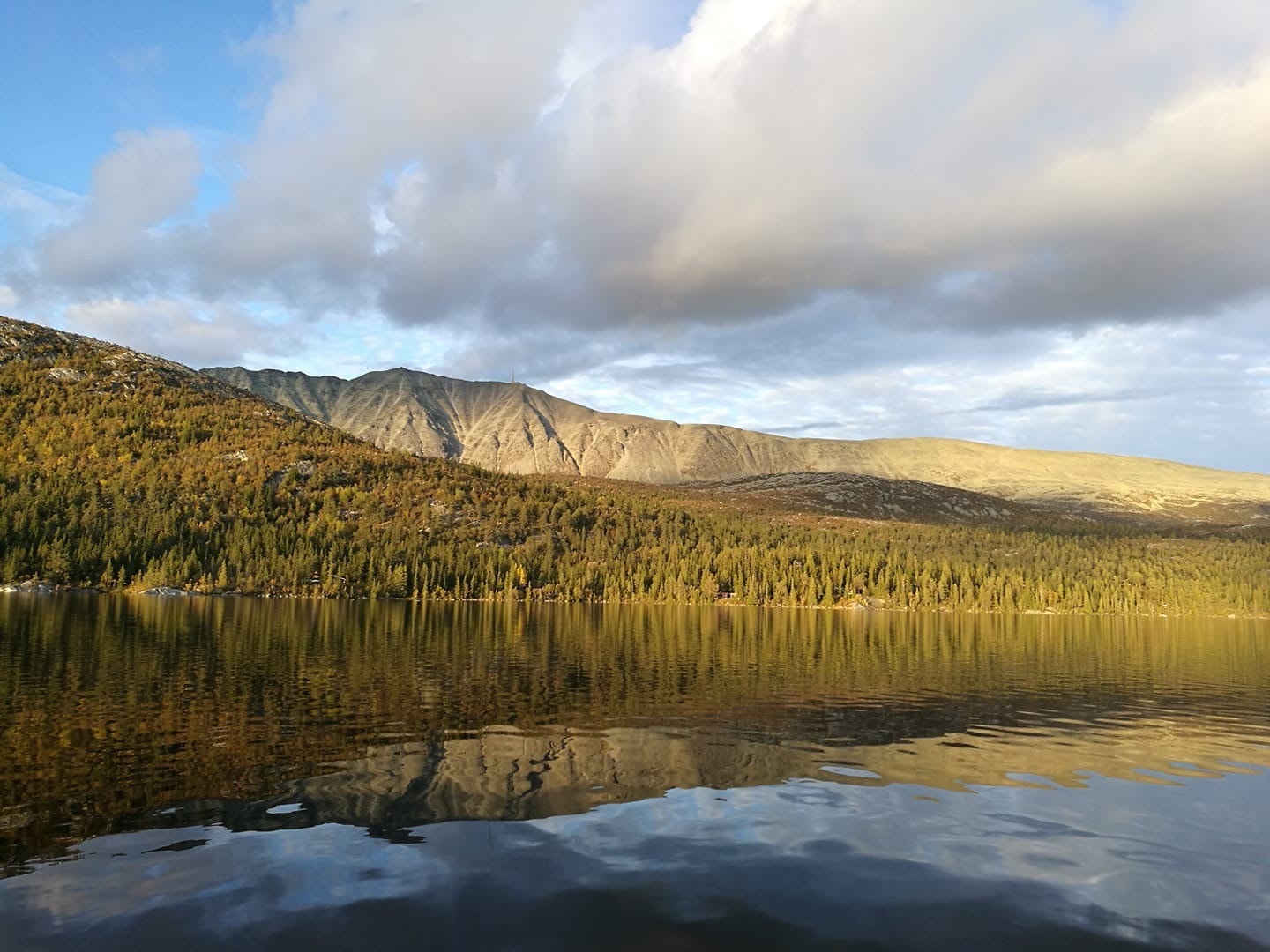 Naturskjønne omgivelser med et særpreget og vakkert landskap. Privat foto. Galleribilde