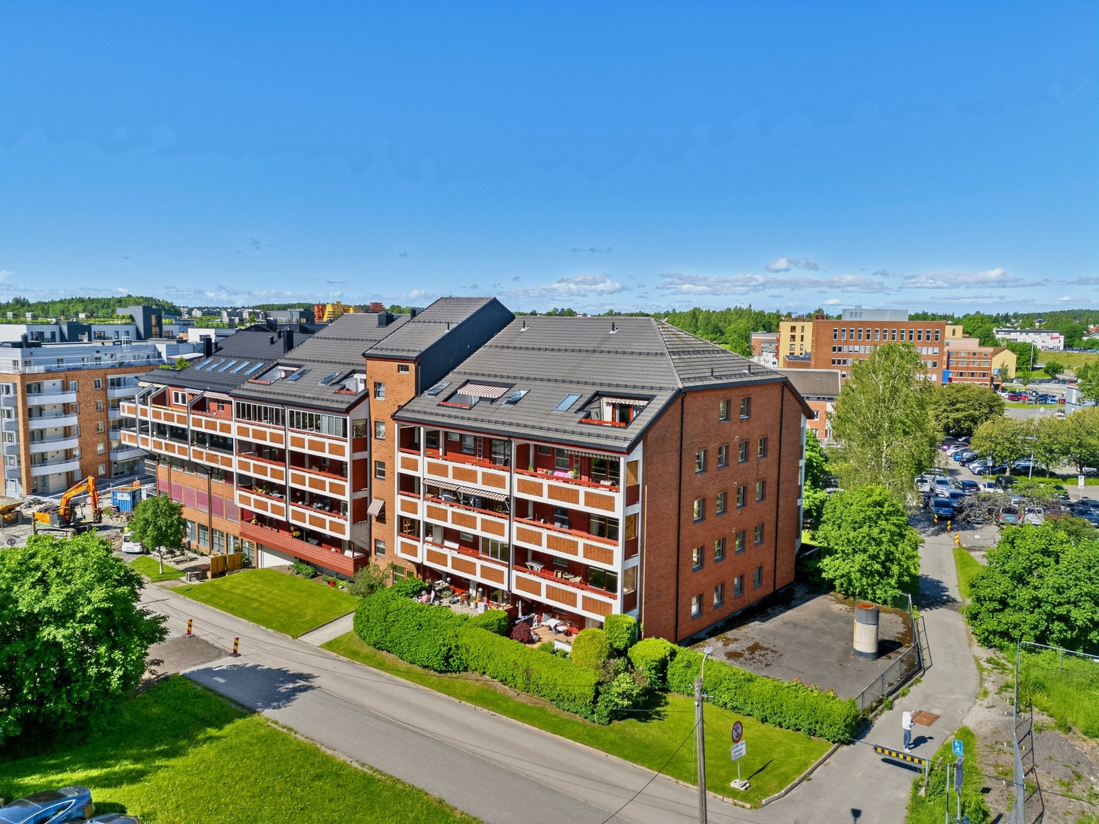 Her er det umiddelbar nærhet til alt man måtte trenge til både hverdag og helg. Galleribilde