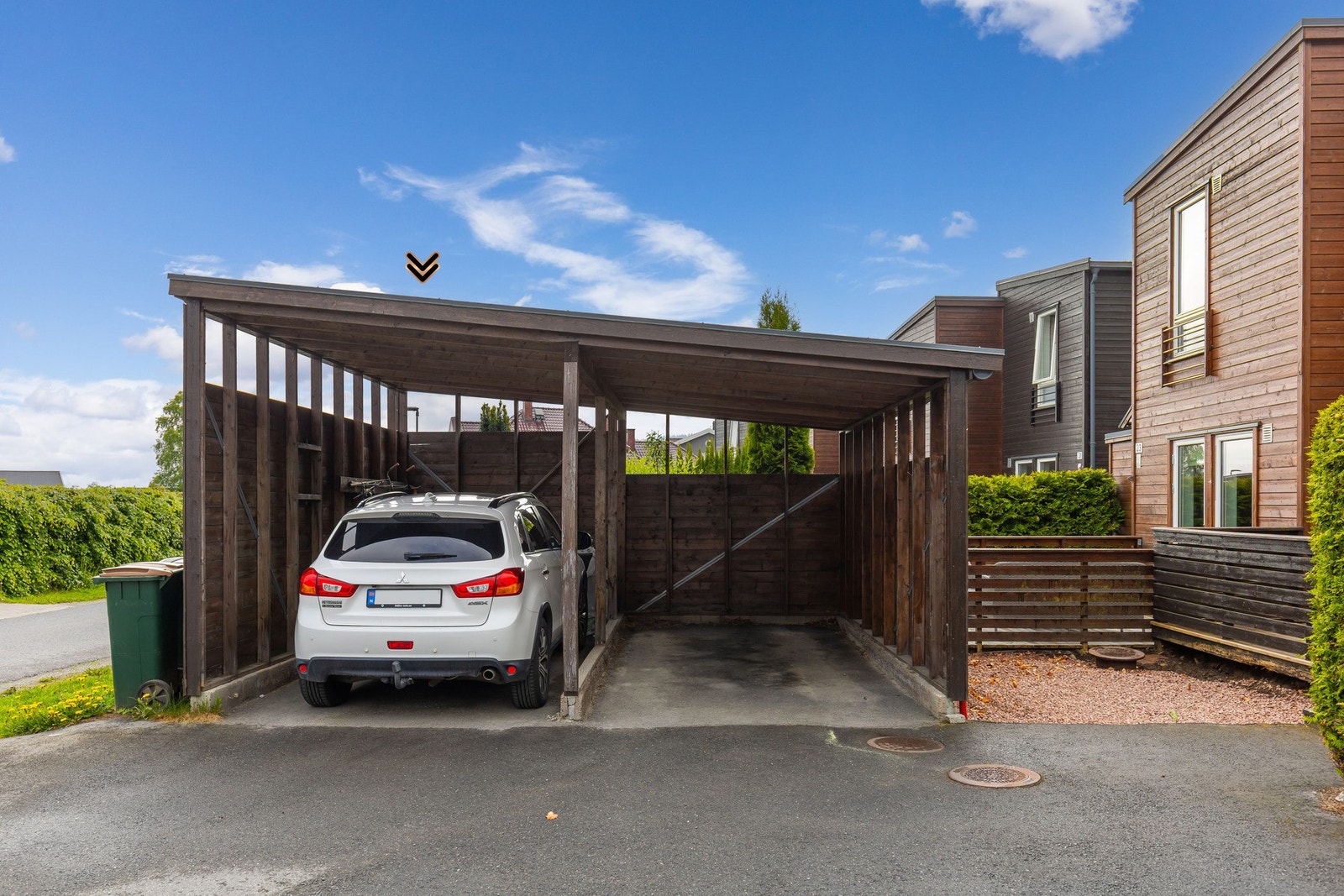 Tilhørende carport. Galleribilde
