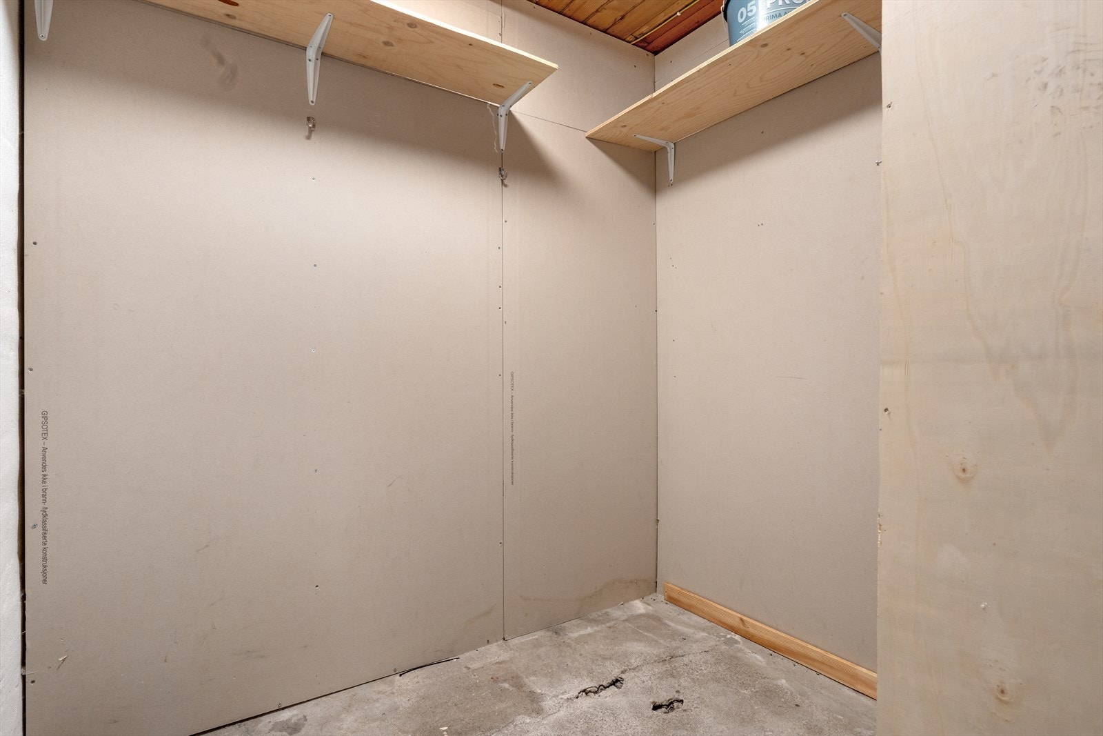 Innvendig bod. Galleribilde